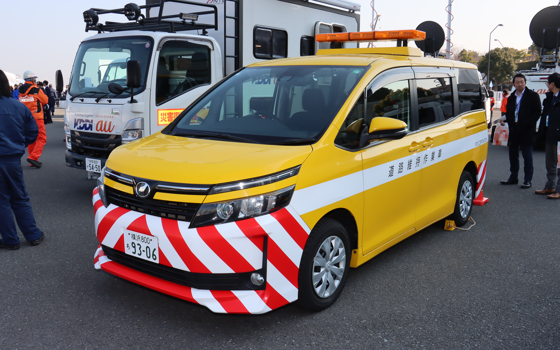 トヨタ「ヴォクシー」をベース車としたJ-TES（日本通信エンジニアリングサービス）道路パトロールカー