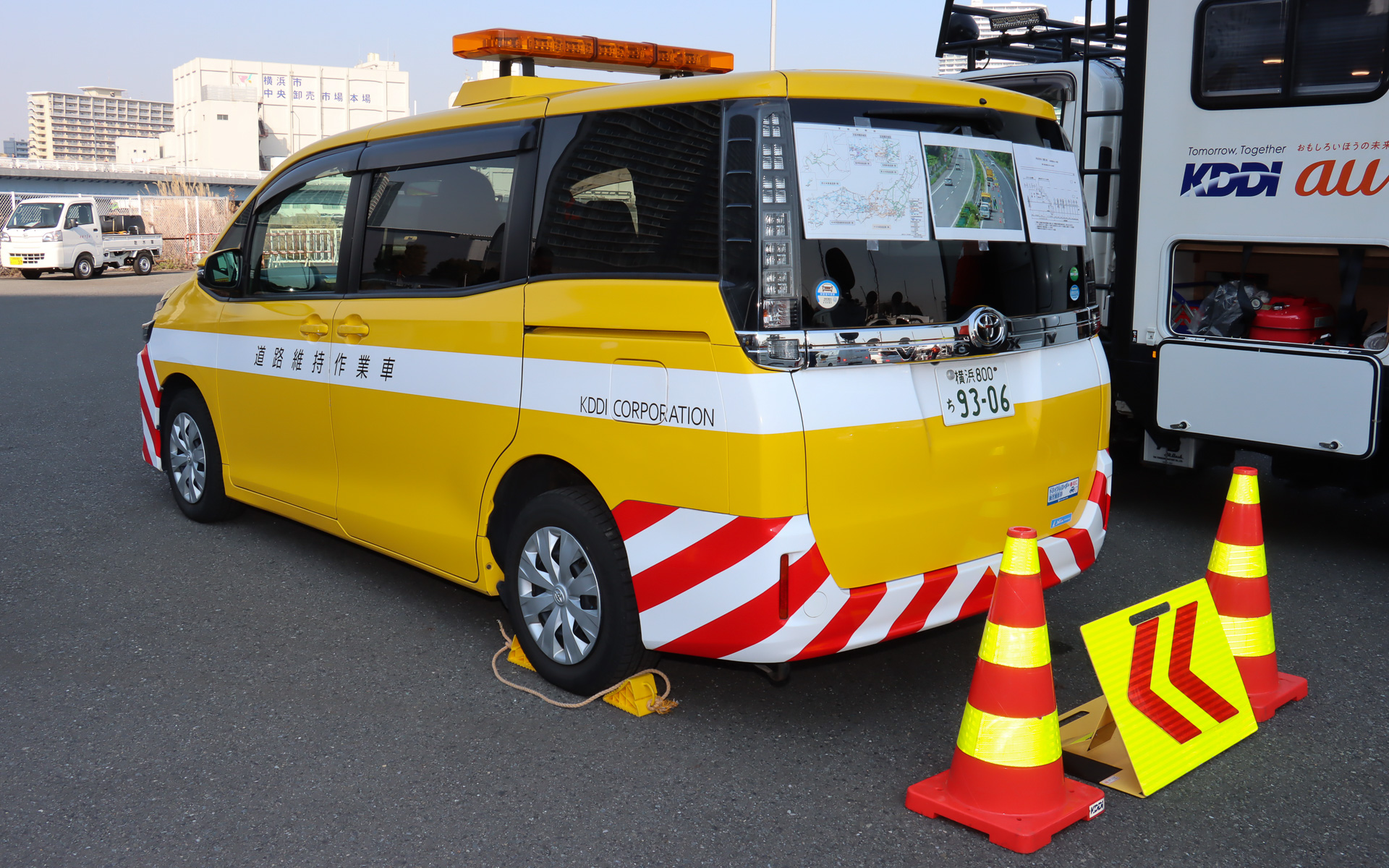 トヨタ「ヴォクシー」をベース車としたJ-TES（日本通信エンジニアリングサービス）道路パトロールカー