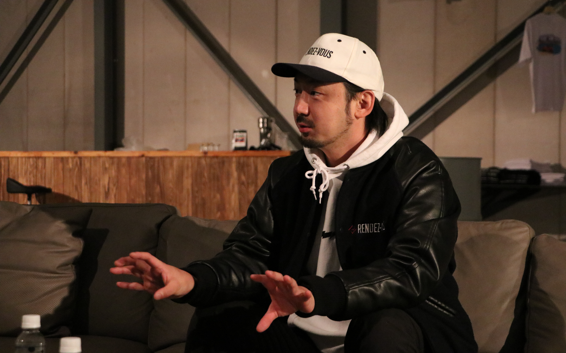 若い世代や免許取り立ての人は、任意保険の価格が基本的に高いため、スポーツカーのようなタイプはさらに所有するハードルが高くなる