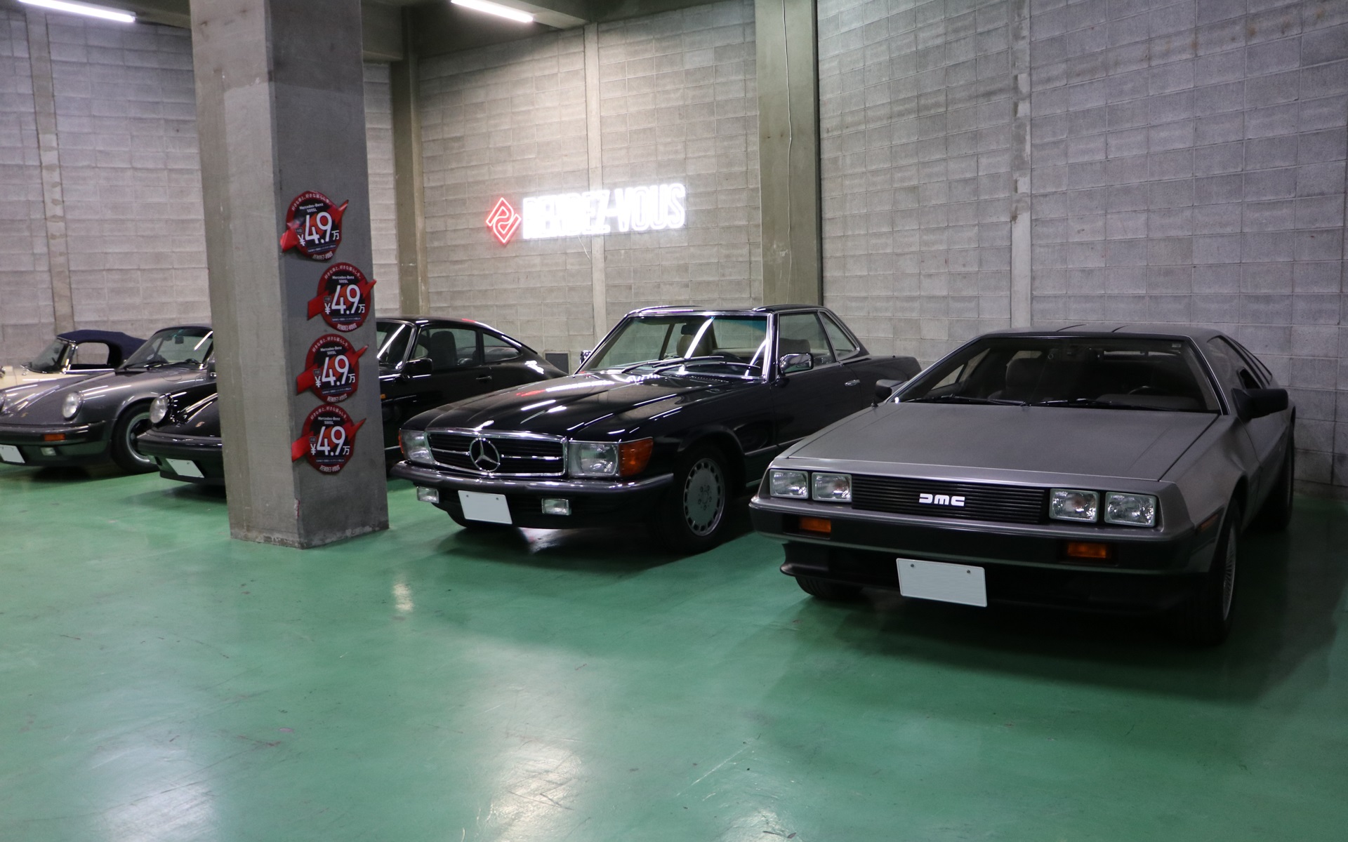 今回おじゃました横浜のガレージには、目を引く印象的なクルマがズラリと並んでいた