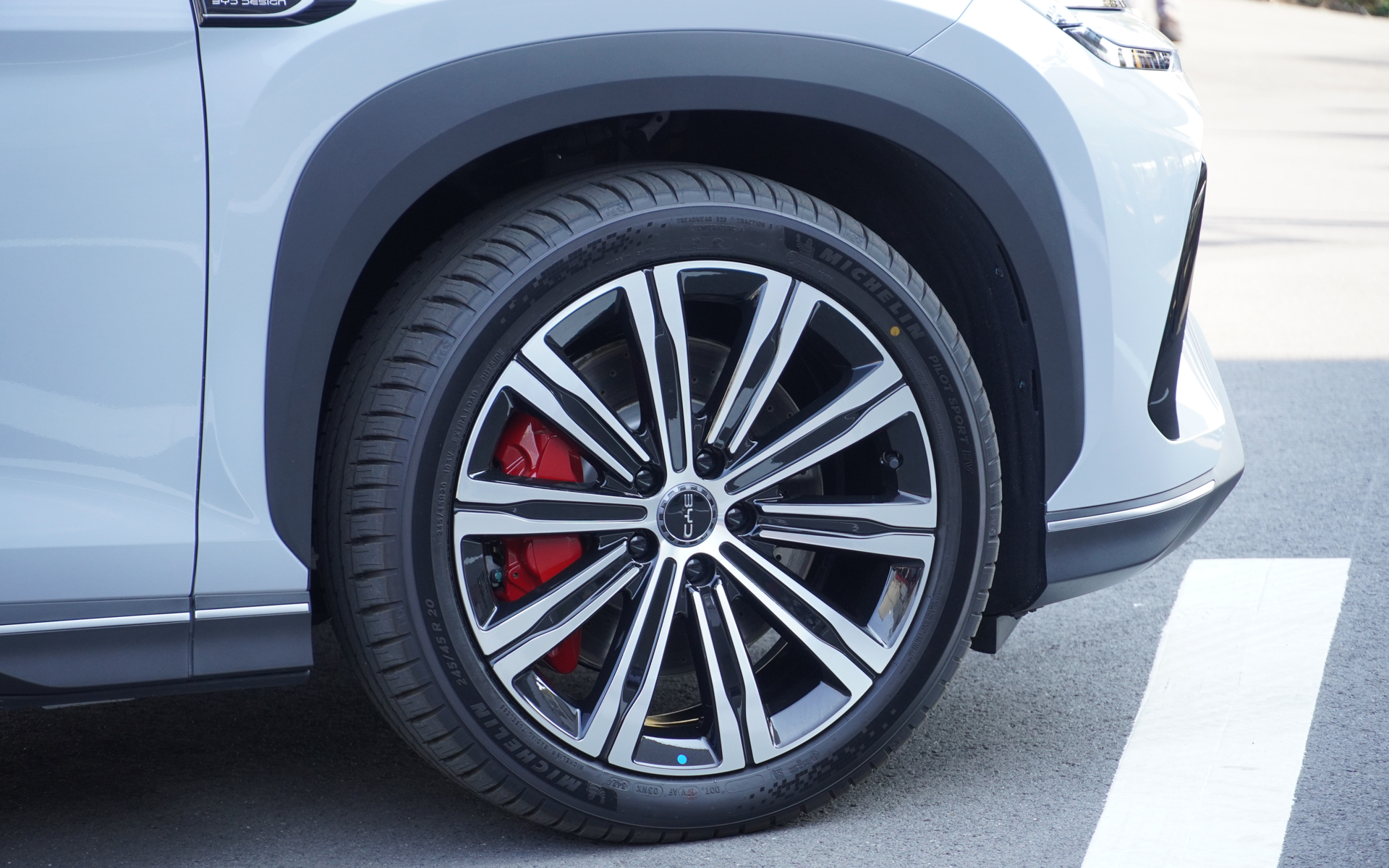 BYD「シーライオン7」