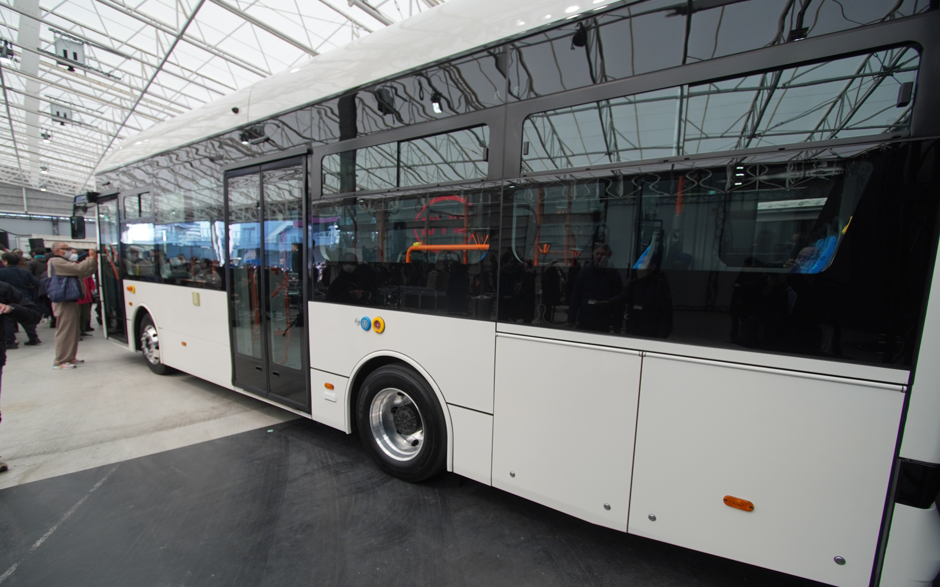 中型バス「J7」は日本市場向けに専用開発したモデル