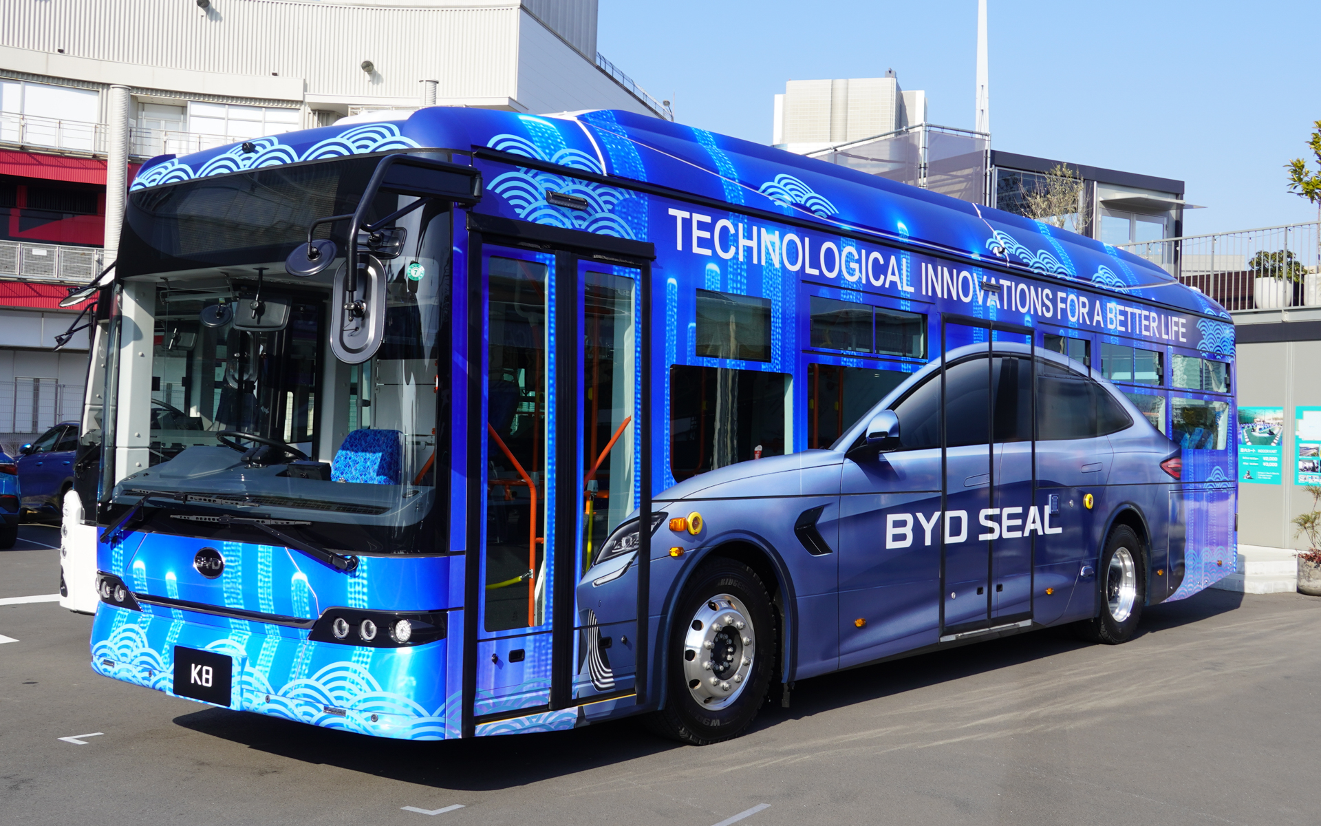 大型バス「K8」