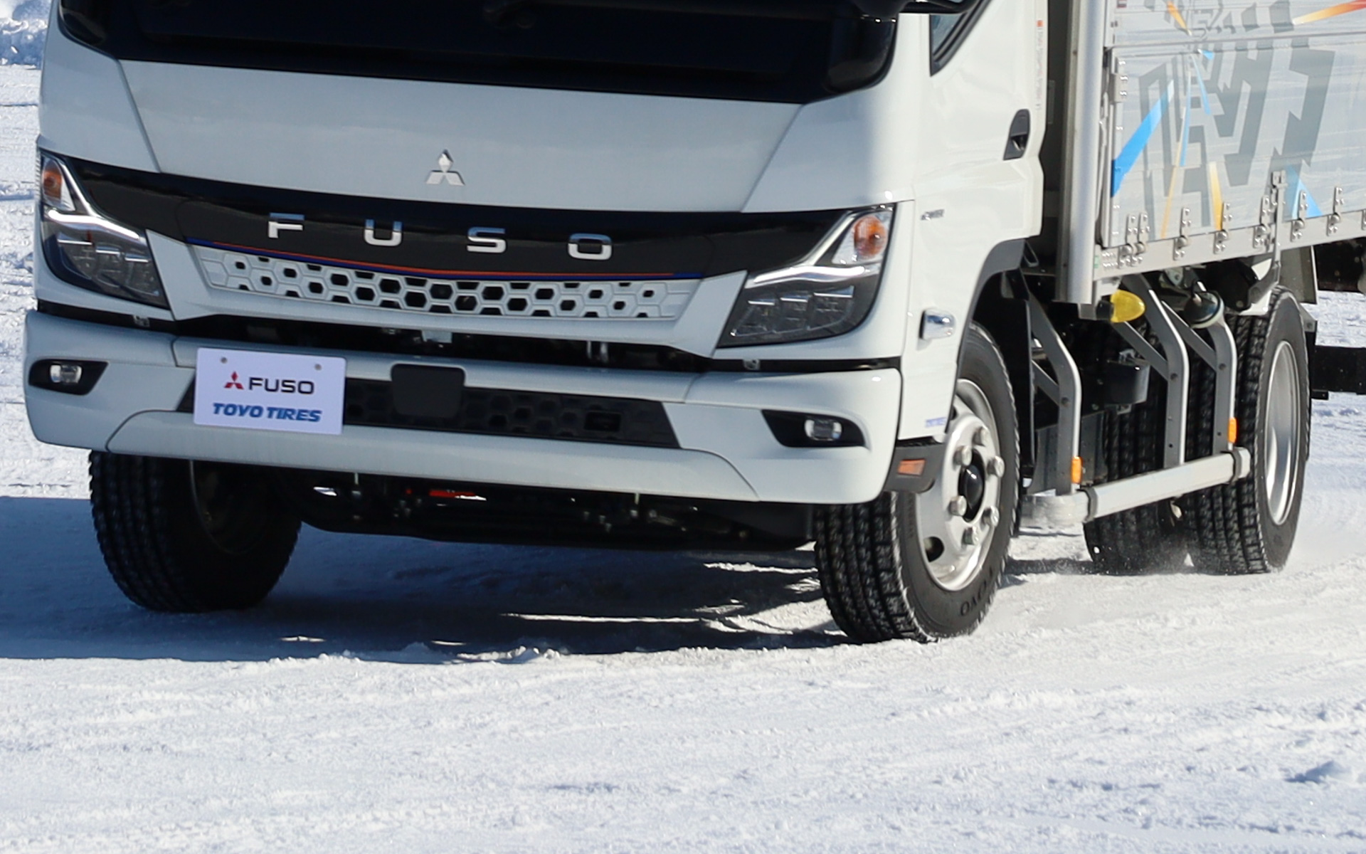 「M919」装着車両と比較試乗した