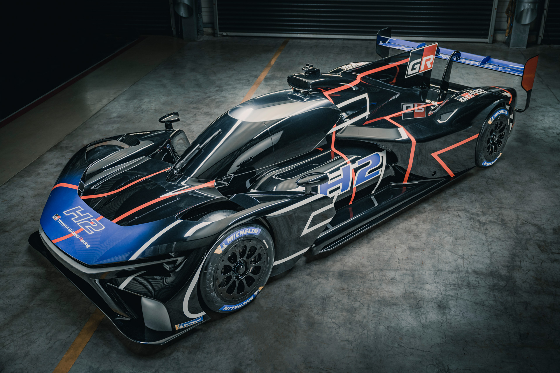 TOYOTA GAZOO Racingが2023年に発表した水素レーシングカー「GR H2 Racing Concept」。パワートレーンは、水素エンジン＋ハイブリッドシステム