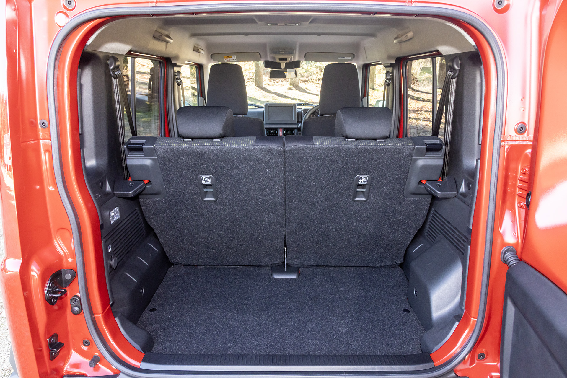 フル乗車時でもラゲッジスペースが確保されるのは5ドアモデルならでは