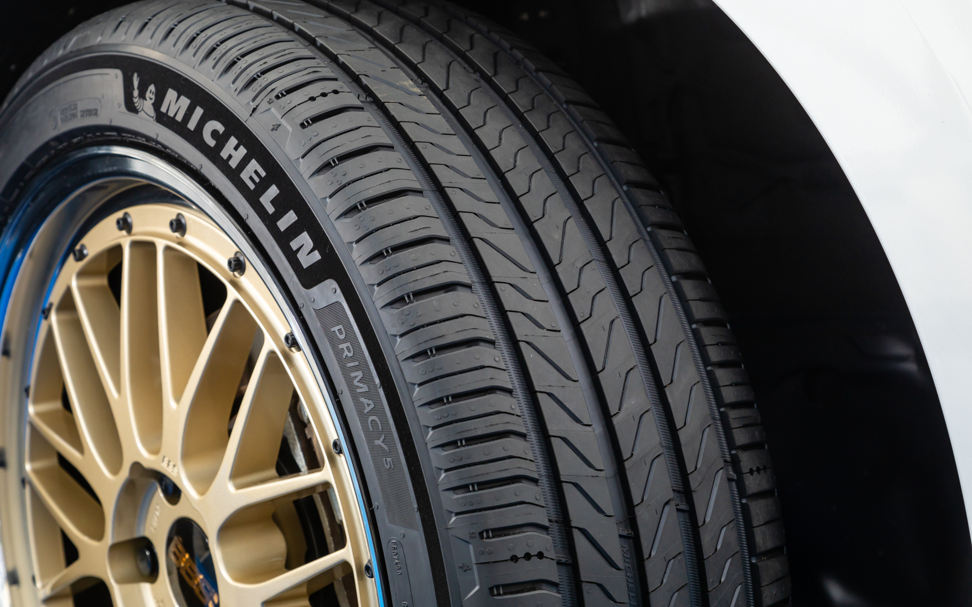 新製品「プライマシー 5」装着イメージ