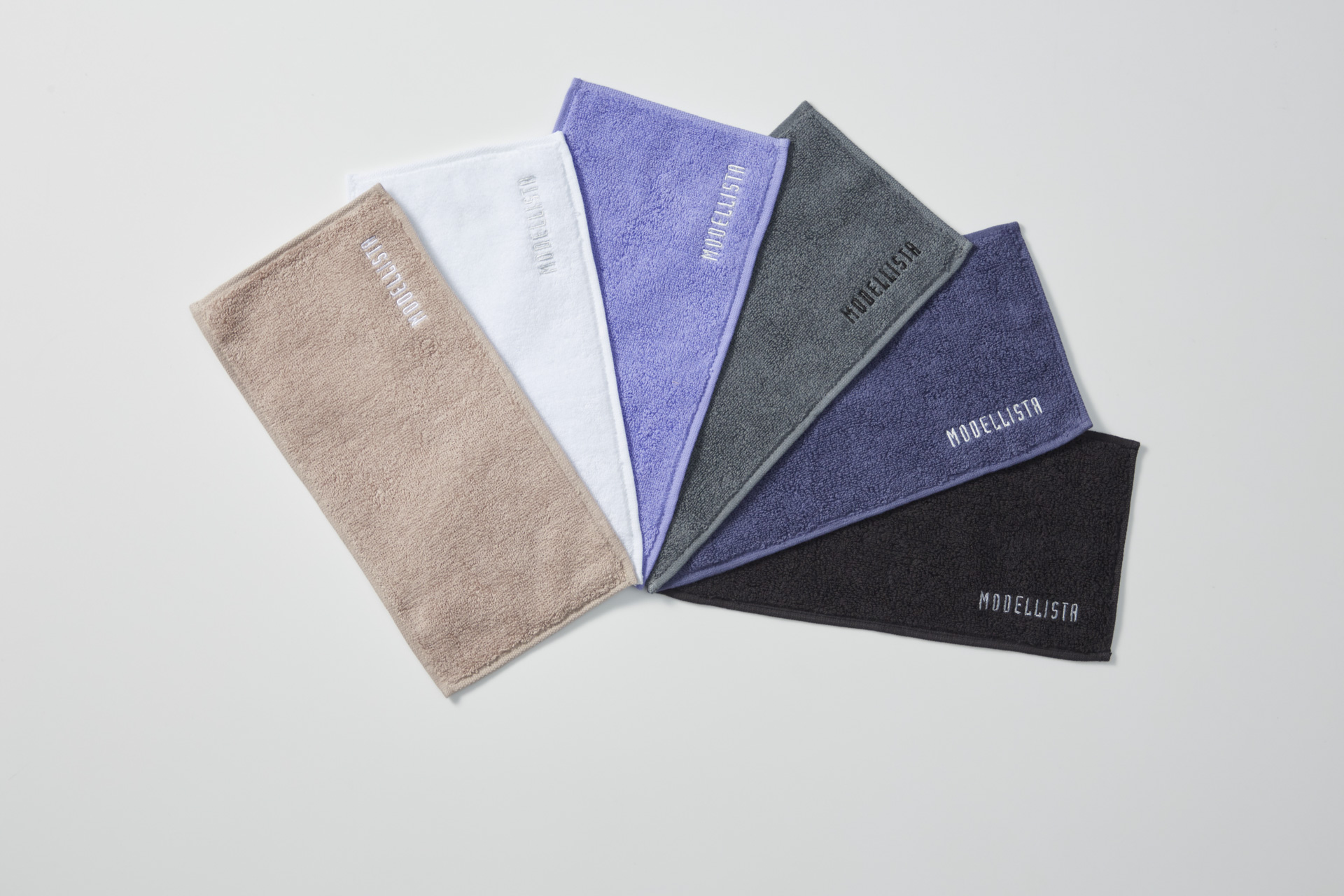 ブランドの世界観を表現するオリジナルフラグランスの体感コーナーや、「MODELLISTA COLLECTION」も会場限定で販売される