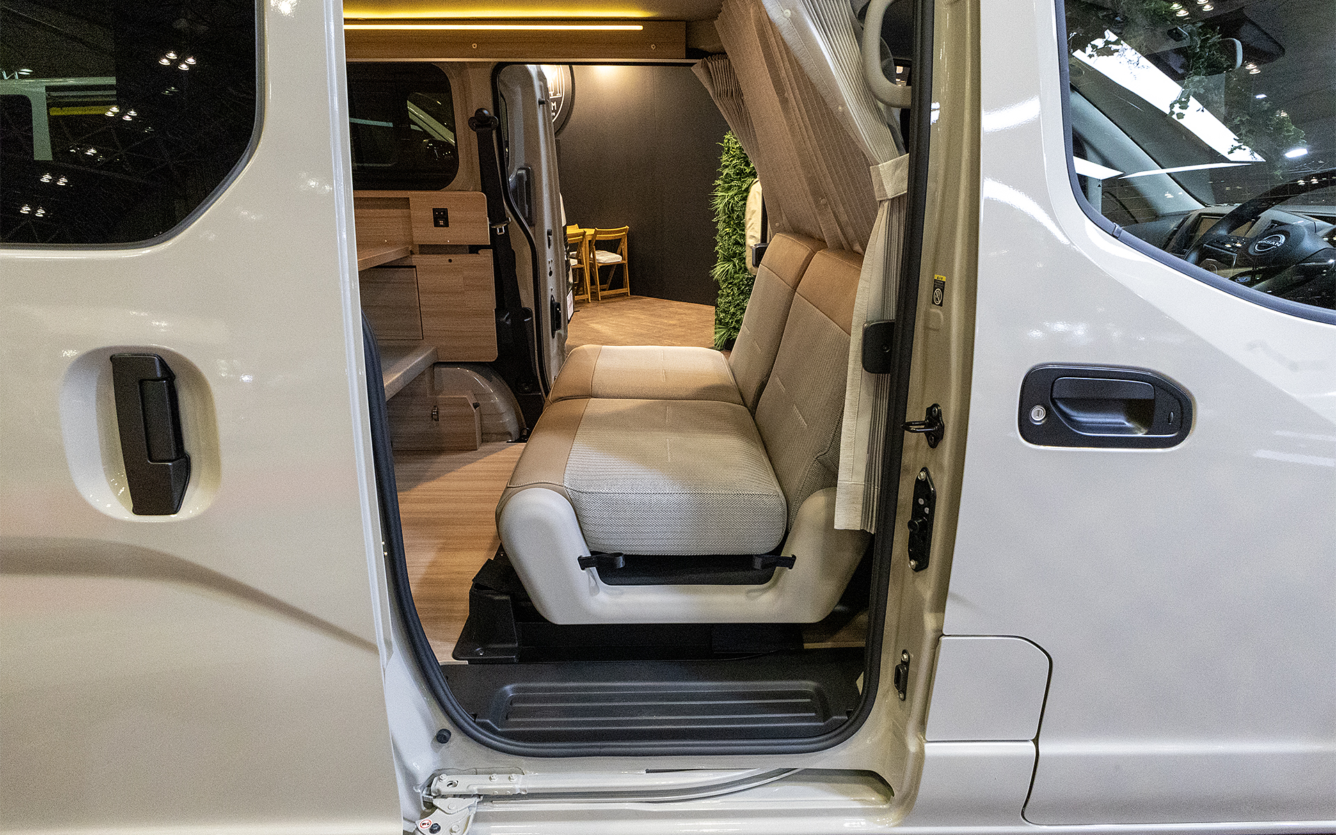 リビングルームモードでも2in1シートはリクライニング可能