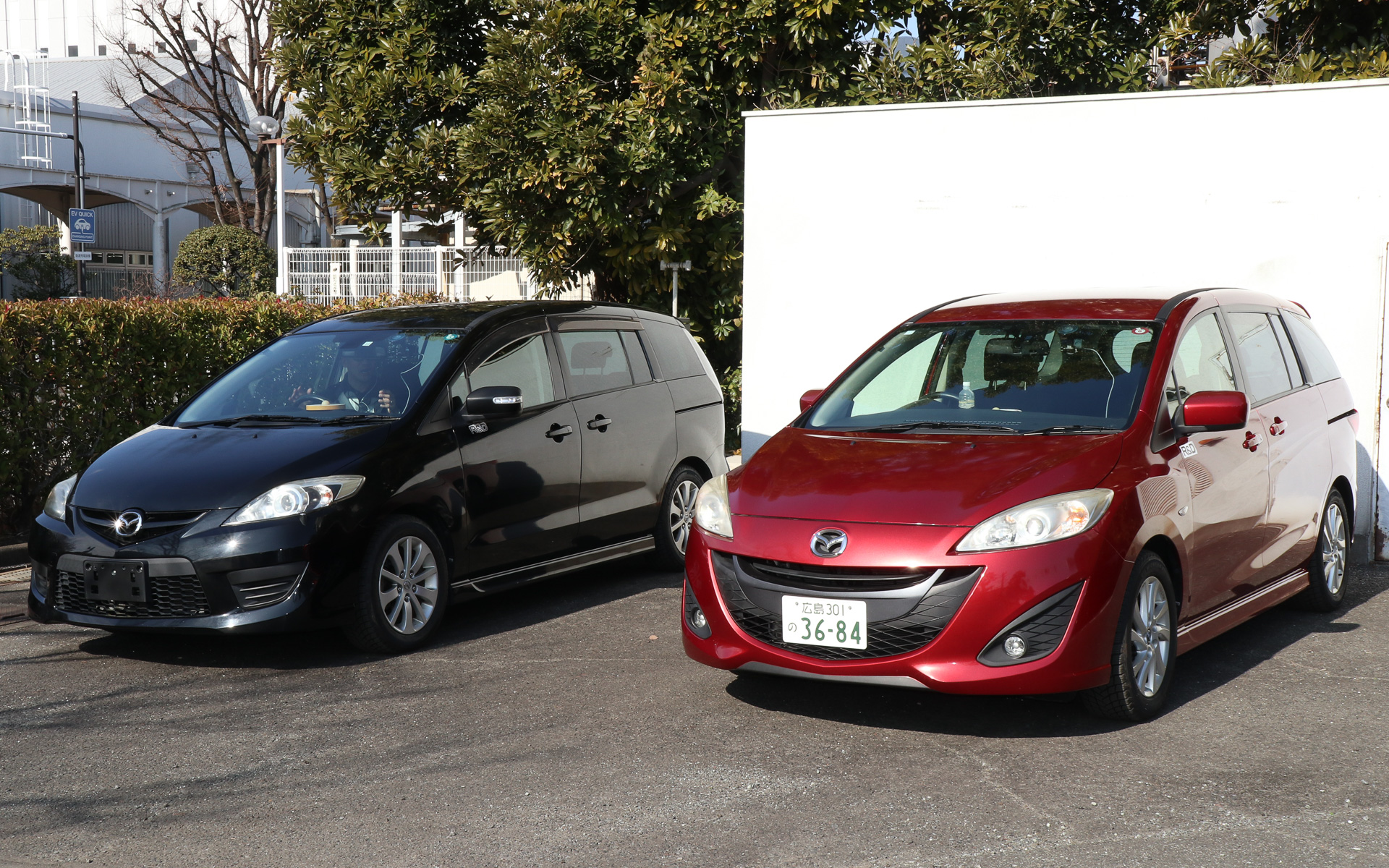 新旧「プレマシー」の比較試乗