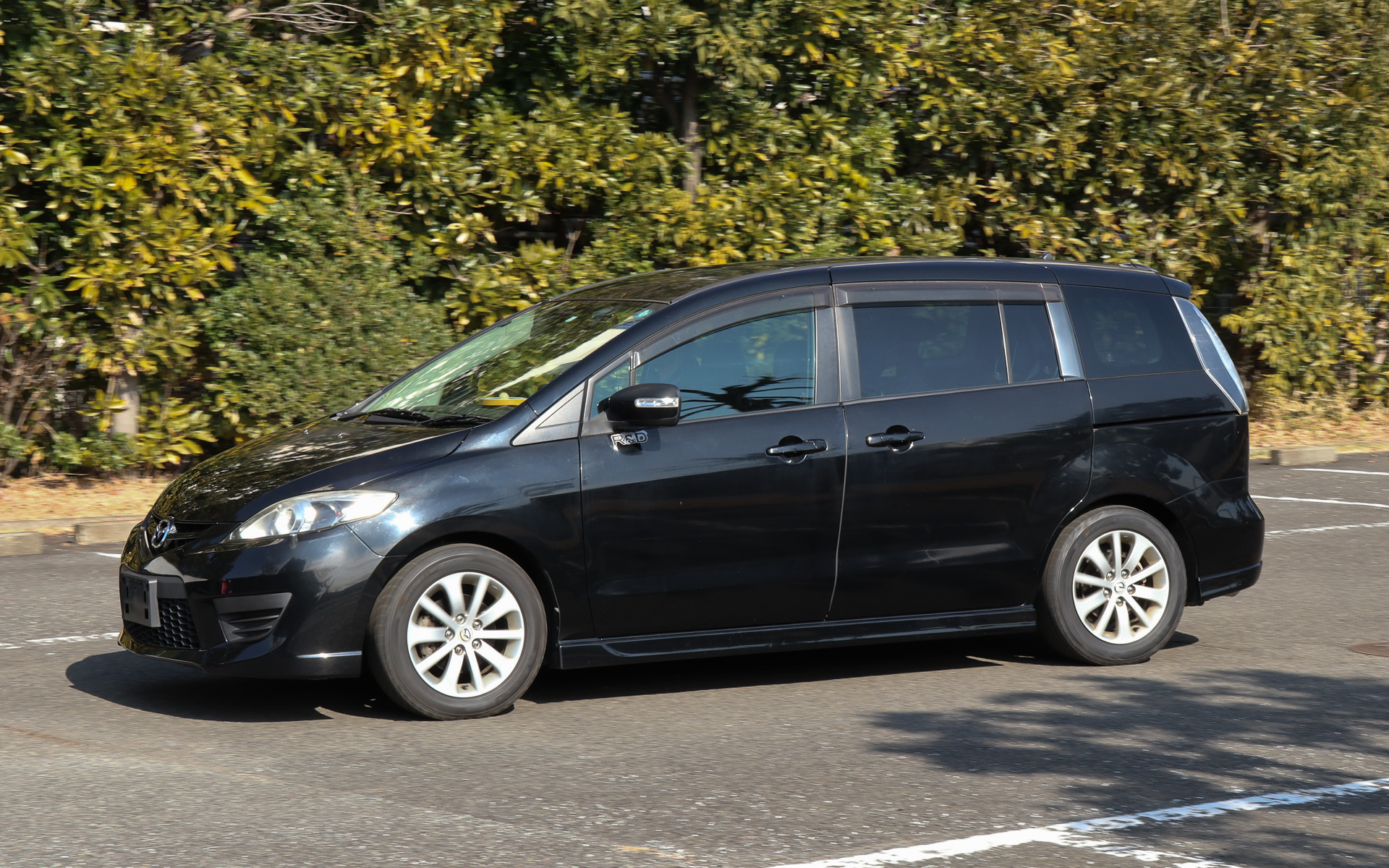 2代目プレマシーの走行シーン