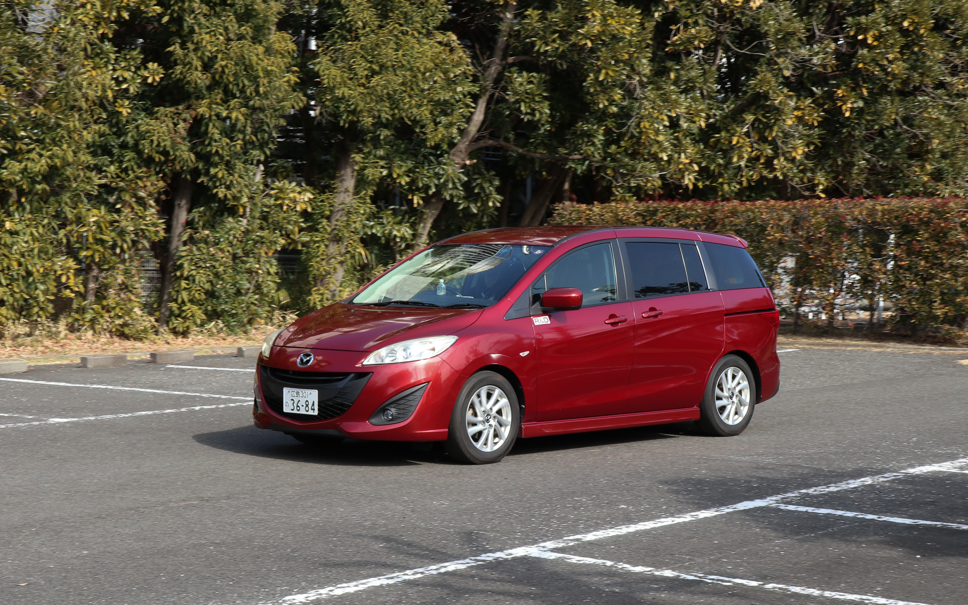 3代目プレマシーの走行シーン