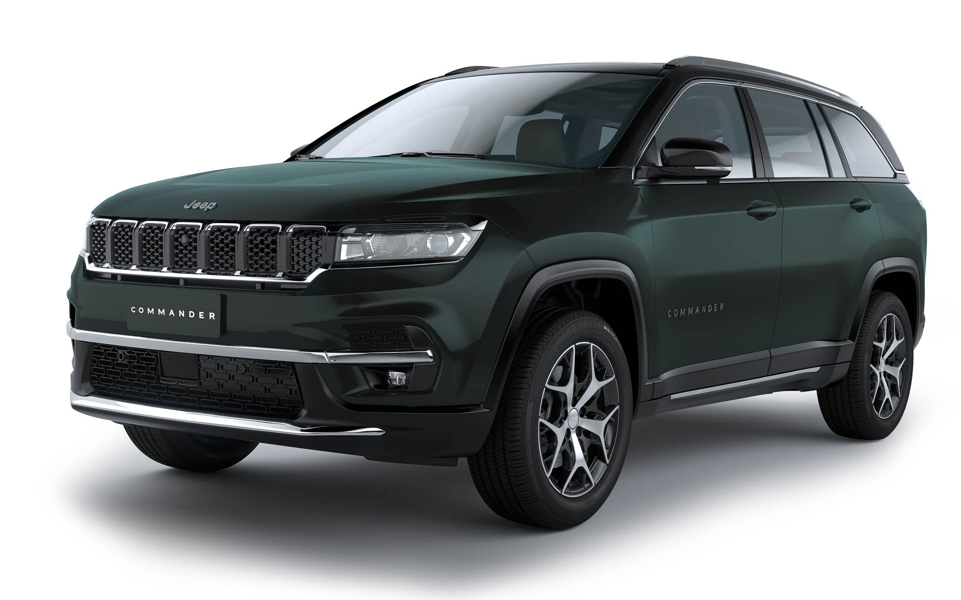 コマンダーは3列シートを備えるミッドサイズSUV。ジープ初のディーゼルエンジンを搭載している