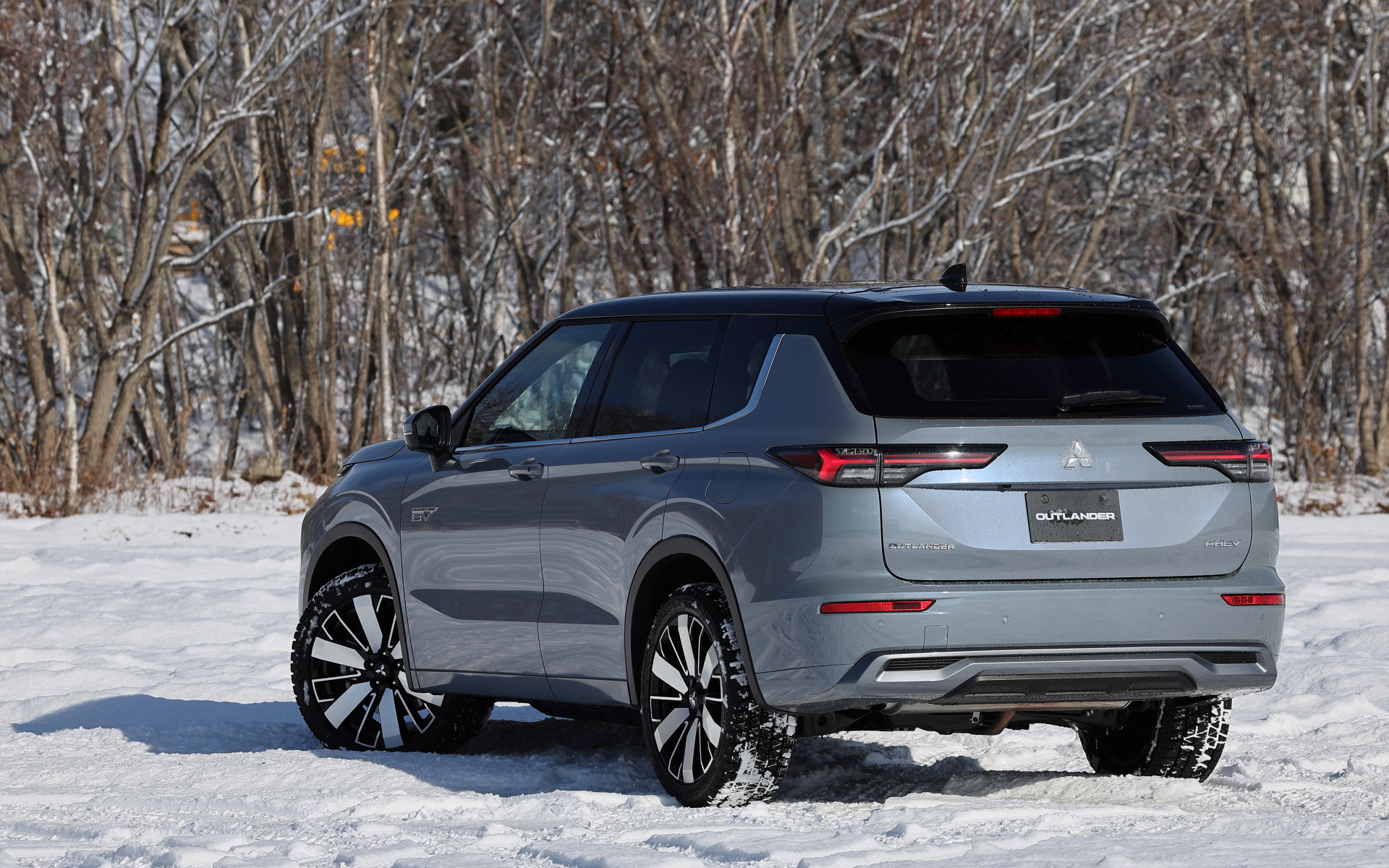 今回試乗したのは2024年10月31日に発売された「アウトランダーPHEV」大幅改良モデル。ボディサイズは4720×1860×1750mm（全長×全幅×全高）、ホイールベースは2705mm