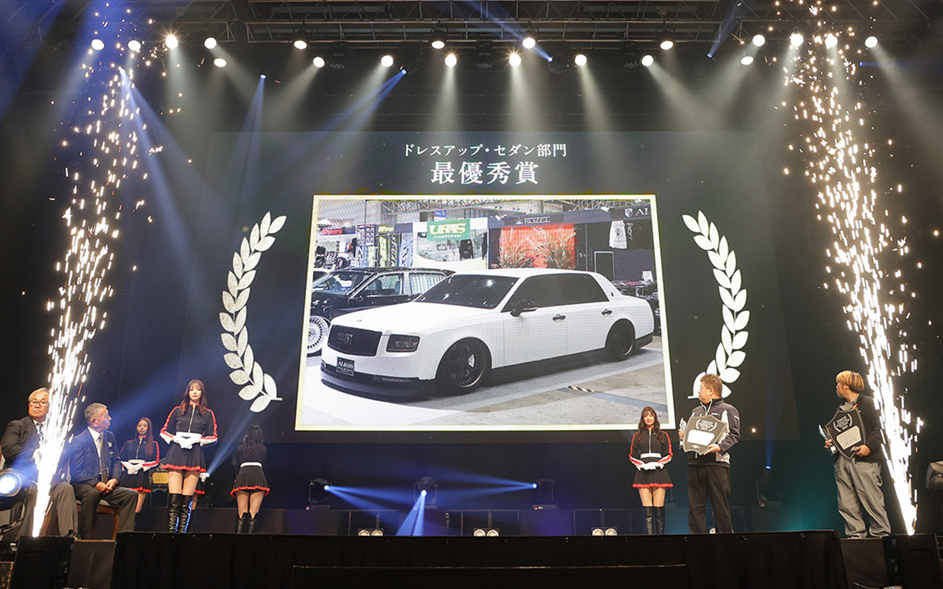 ドレスアップ・セダン部門 最優秀賞のALESS/ROZEL「ALESS CENTURY COMPLETE WL」
