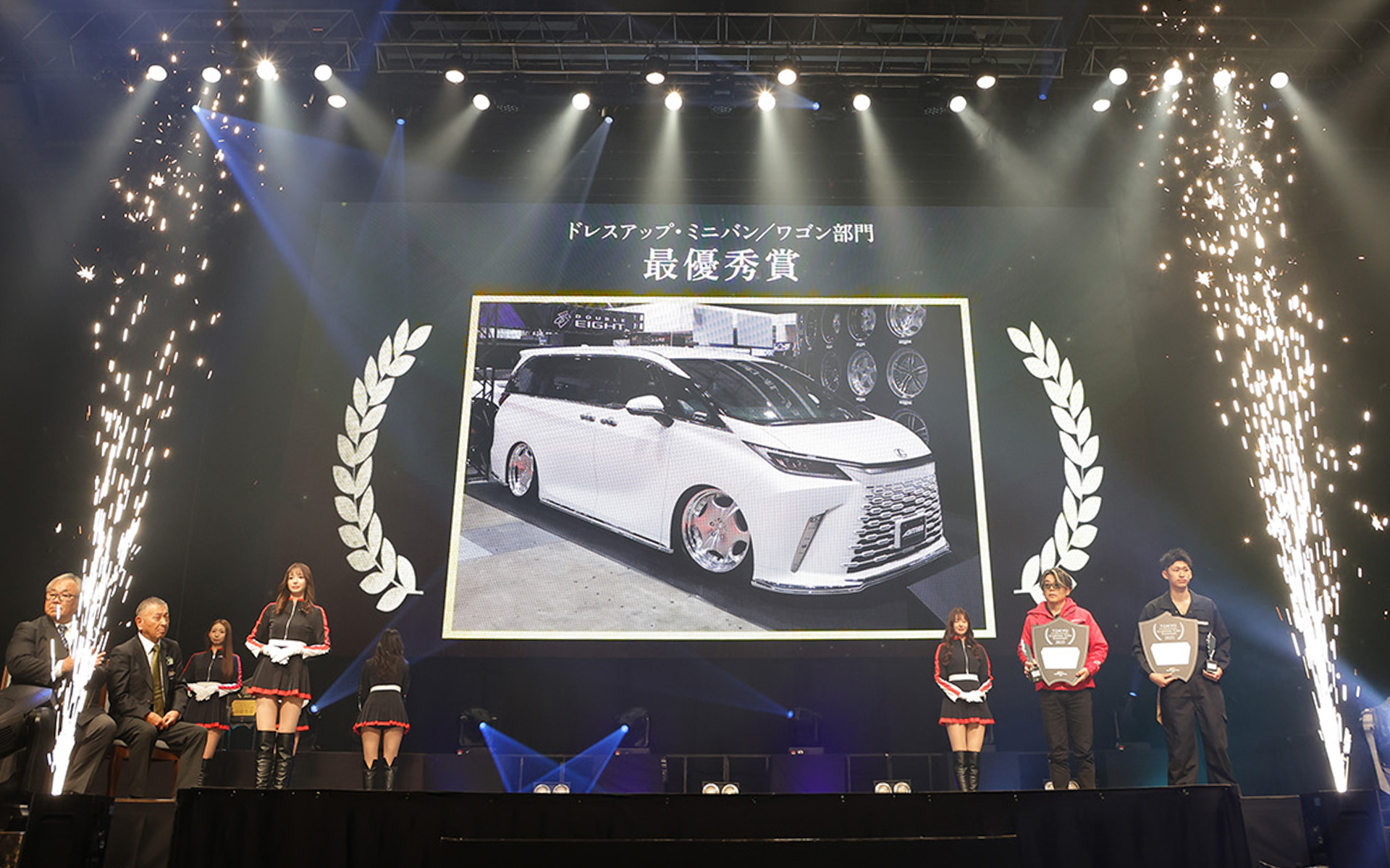 ドレスアップ・ミニバン/ワゴン部門 最優秀賞のAME Wheels（共豊コーポレーション）「T-product LEXUS LM」