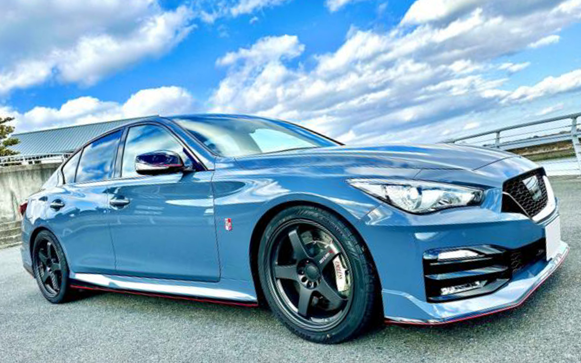 松田次生選手の「スカイラインNISMO」