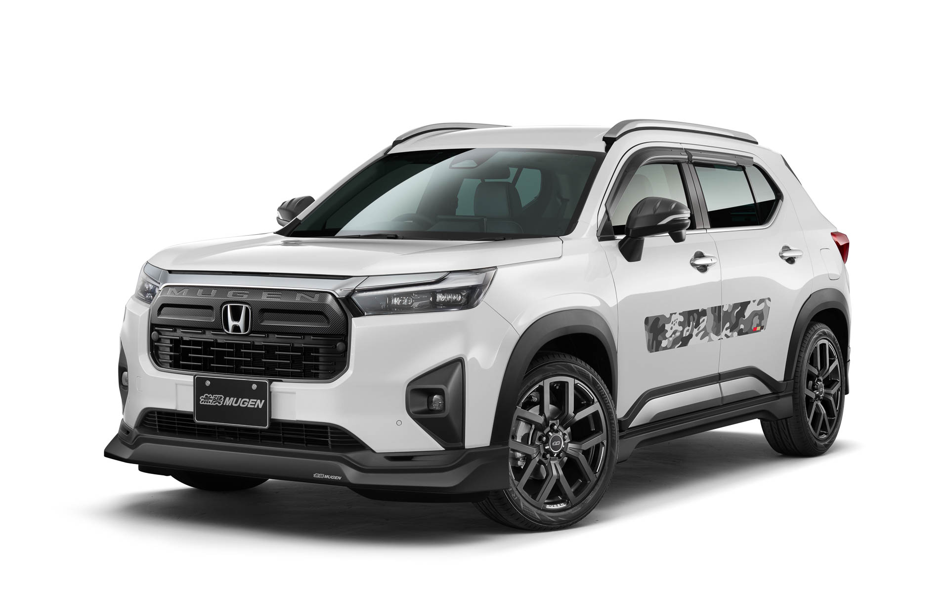 WR-V 無限パーツ装着イメージ（エアロ：マットブラック、ホイール：フラットブラック）