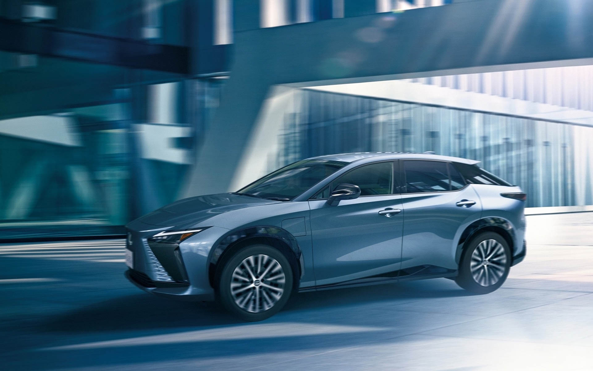 「RX」「RZ」から提供を開始し、今後は「NX」「UX」にも拡大予定