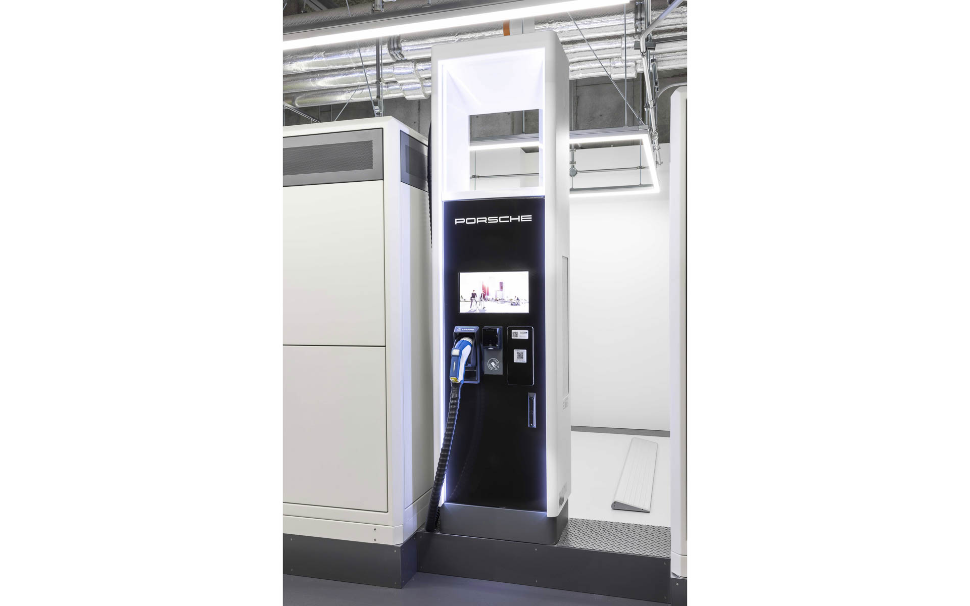 ポルシェ ターボチャージングステーション