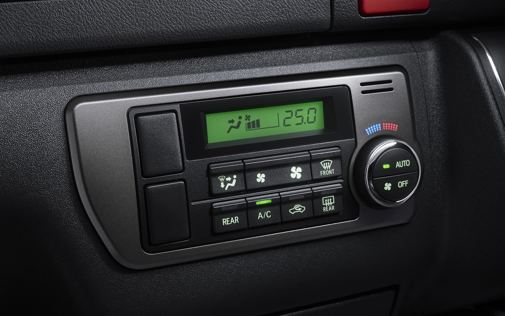 フロントエアコンプッシュ式コントロールパネル（ダークシルバー加飾）