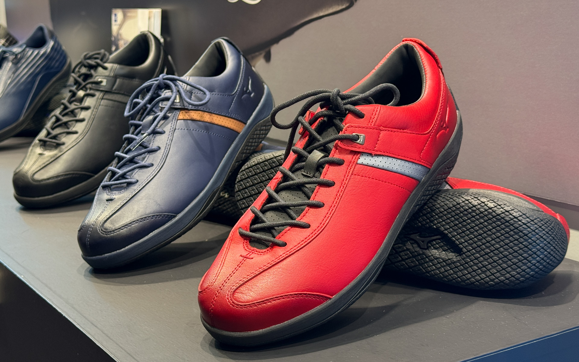 ミズノのドライビングシューズ新製品「BARECLUTCH L（ベアクラッチ エル）」、アッパーに高級感ある天然皮革を初採用