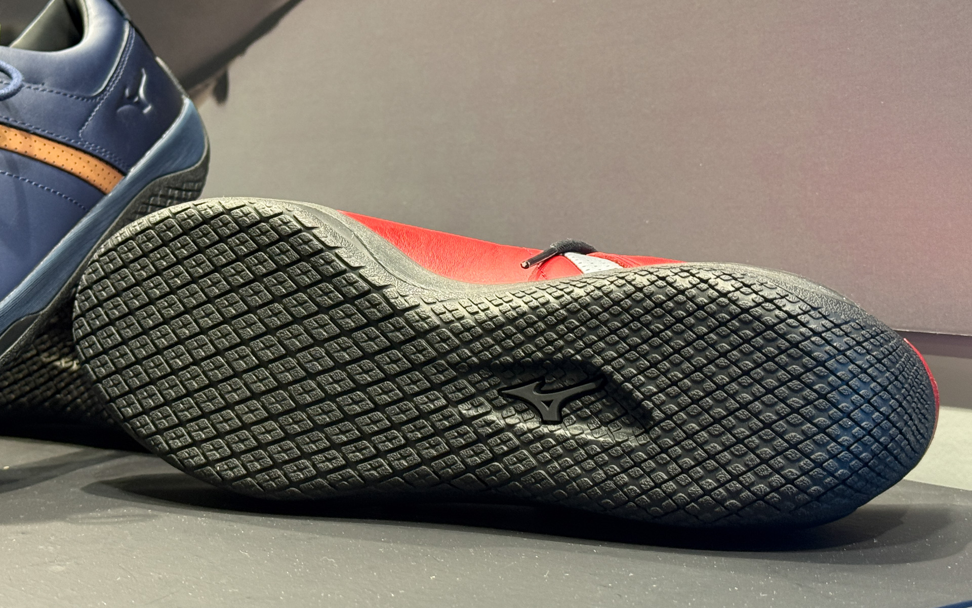 ソールにクルマの運転操作サポート機能を搭載する「BARECLUTCH L」