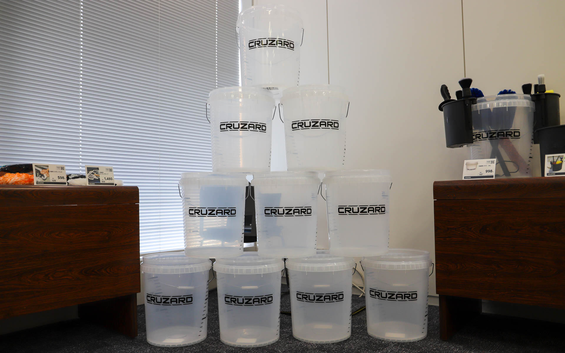 CRUZARDの洗車用バケツタワー