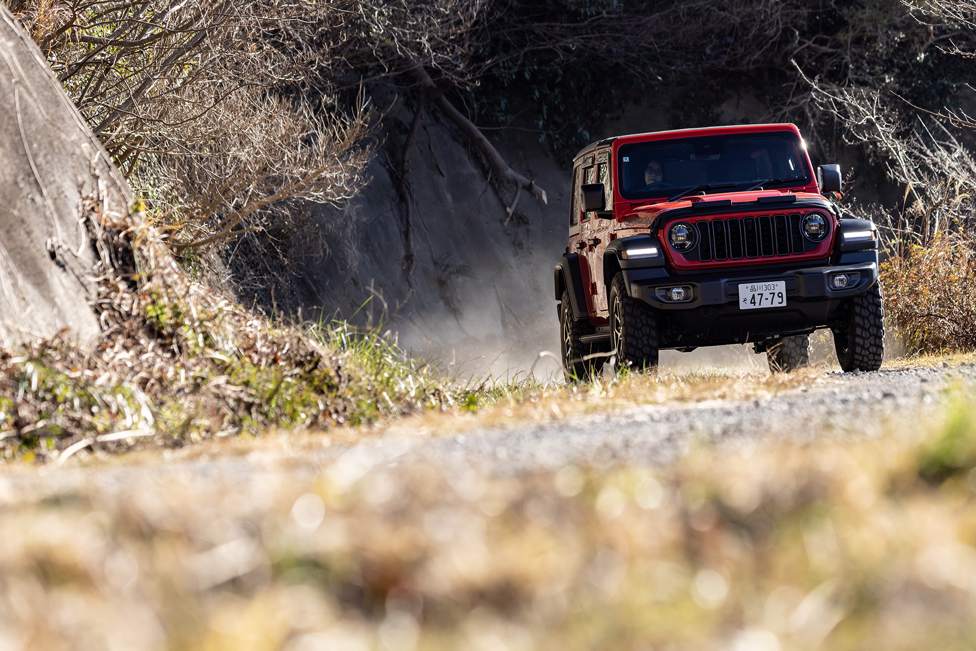 未塗装の道もラングラーならちょっとした冒険。どんな場所でも思い出が作れる