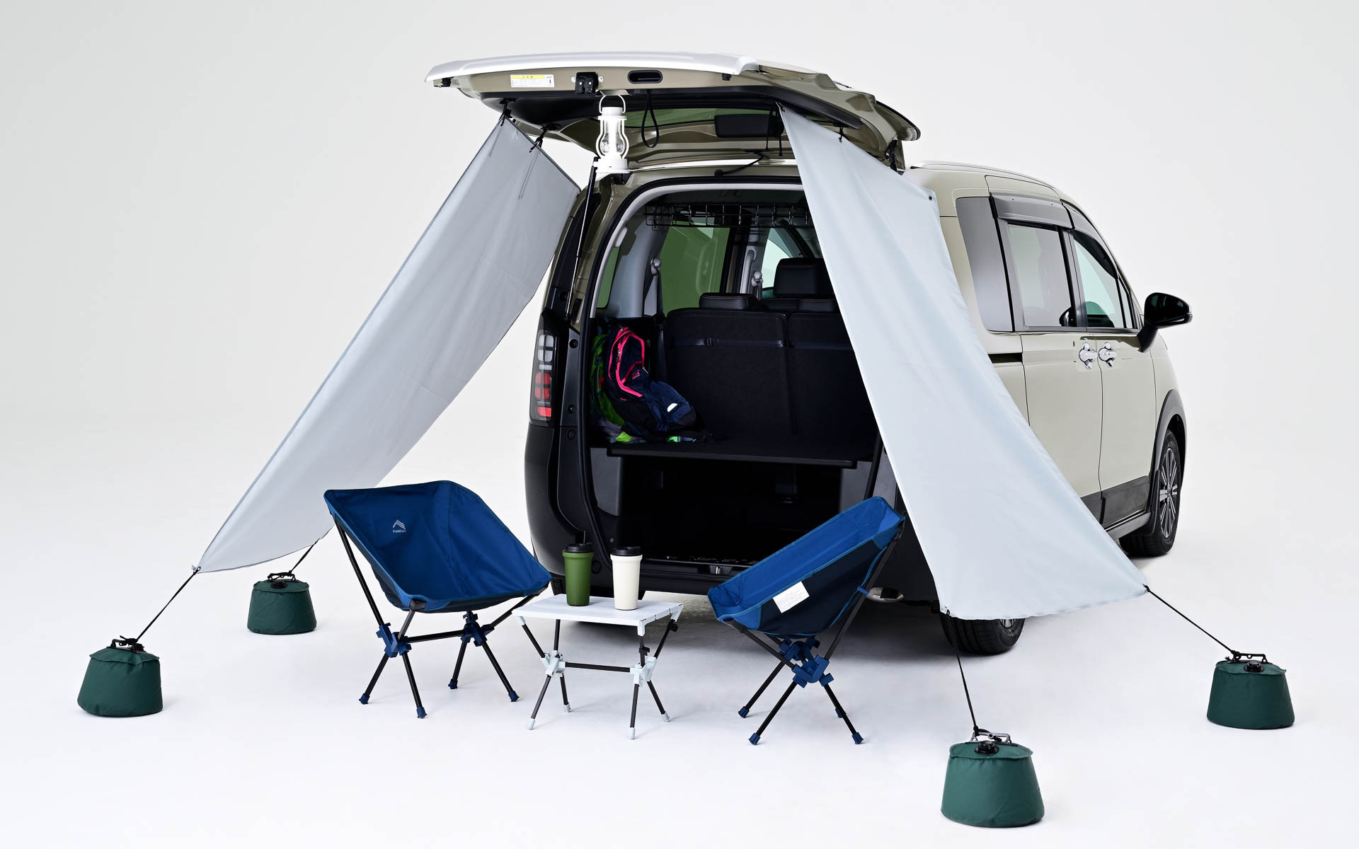 フリード e:HEV クロスター 純正アクセサリー装着車