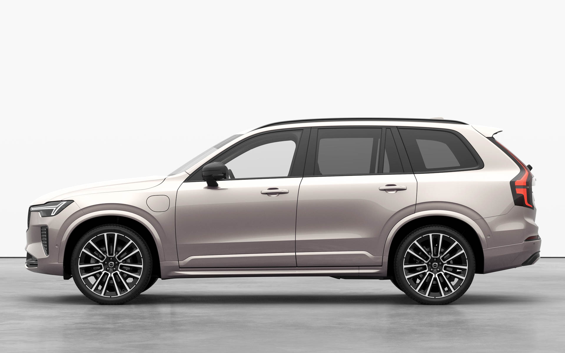 新型XC90 T8 AWD plug-in hybrid
