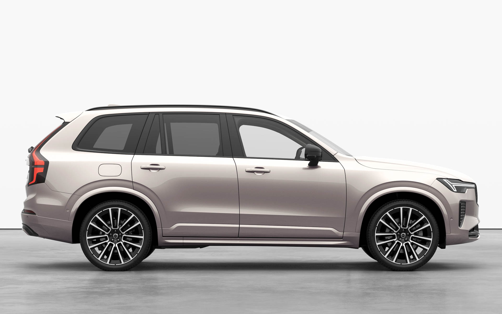 新型XC90 T8 AWD plug-in hybrid