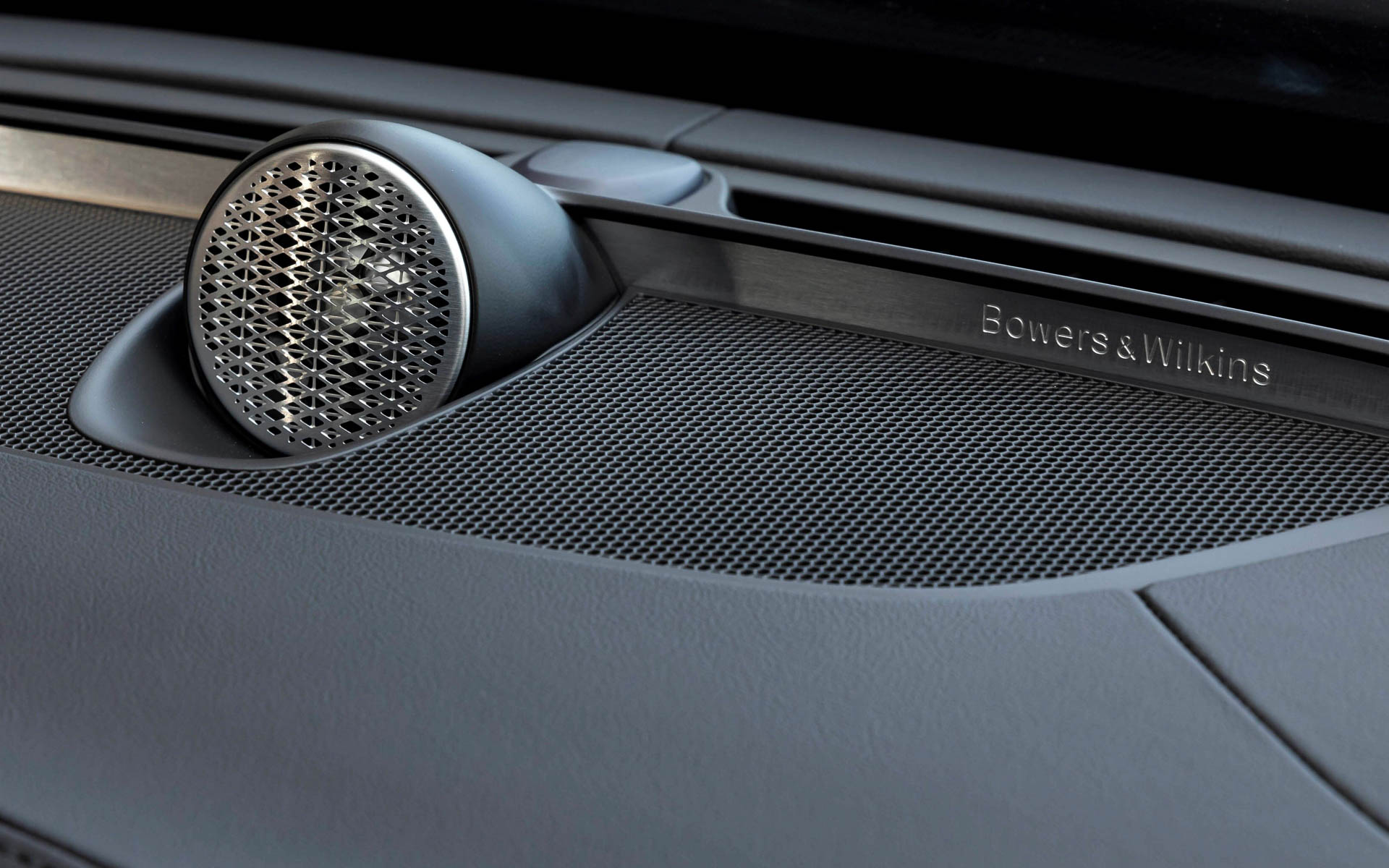 オプションで選択できる「Bowers＆Wilkinsハイフィデリティ・オーディオシステム」