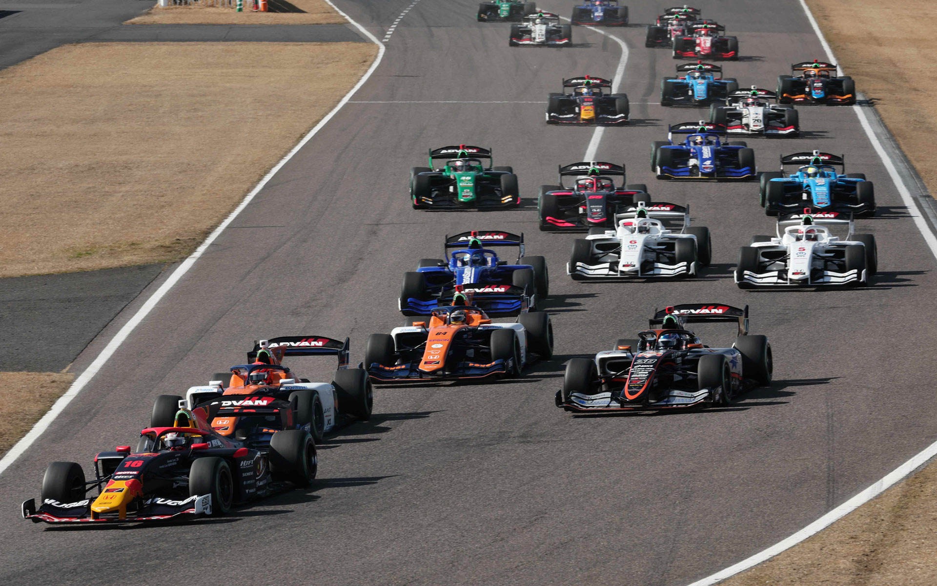 サステナブルタイヤを供給する全日本スーパーフォーミュラ選手権（画像は2024年のもの）