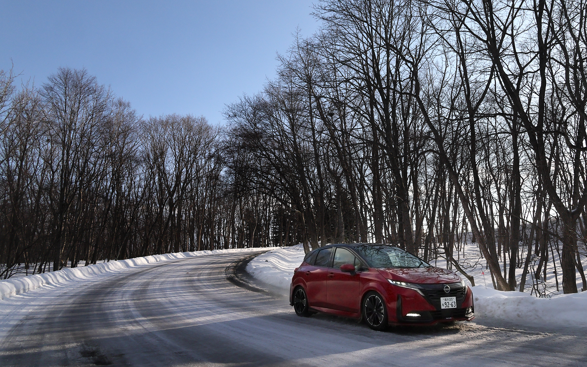 2024年7月発売の「ノートオーラ NISMO」ではNISMO専用チューニングの「NISMO tuned e-POWER 4WD」（347万3800円）を新設定