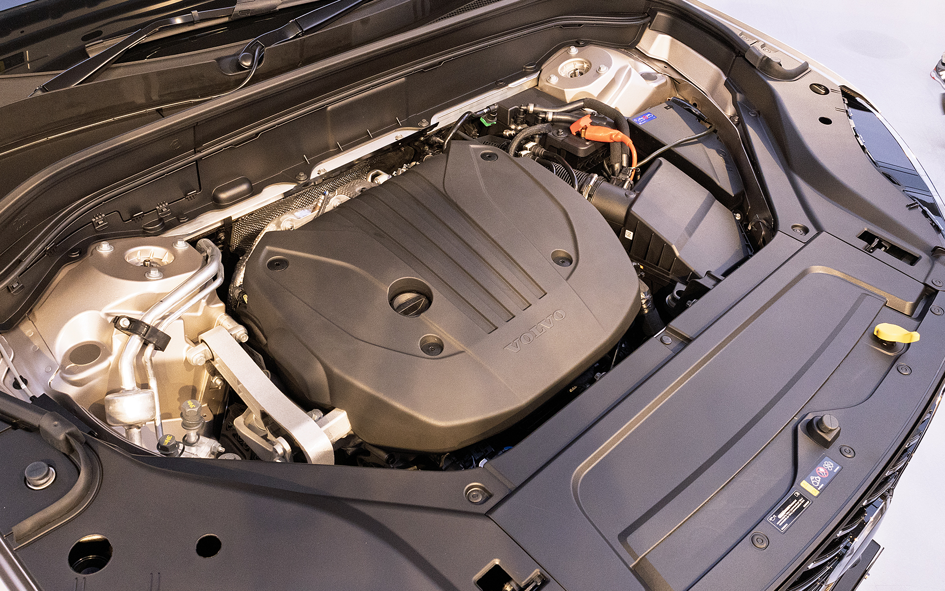 マイルドハイブリッドのエンジンルーム