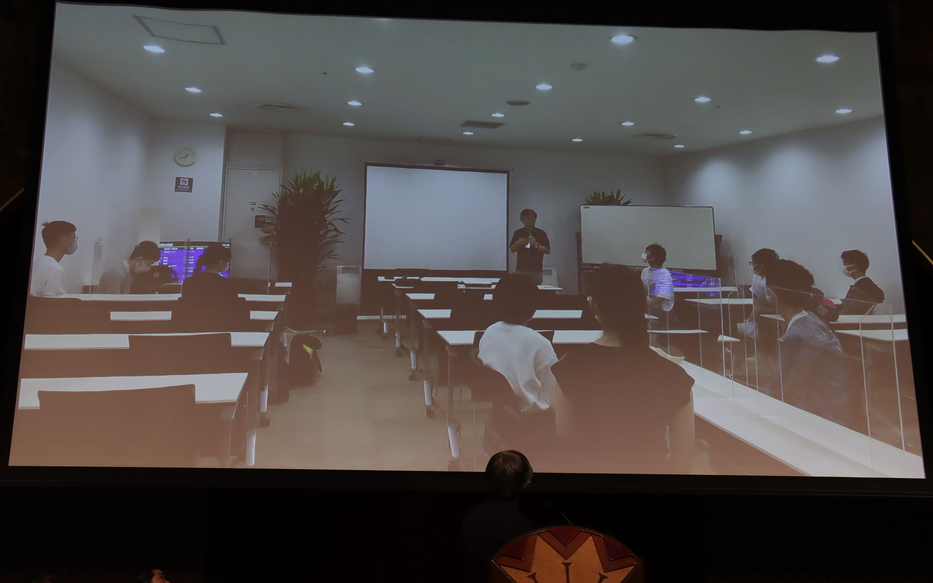 北海道が舞台となった初回では、ネット検索を使わずに「森の馬小屋」までたどり着くミッションがスカラー生たちに与えられた