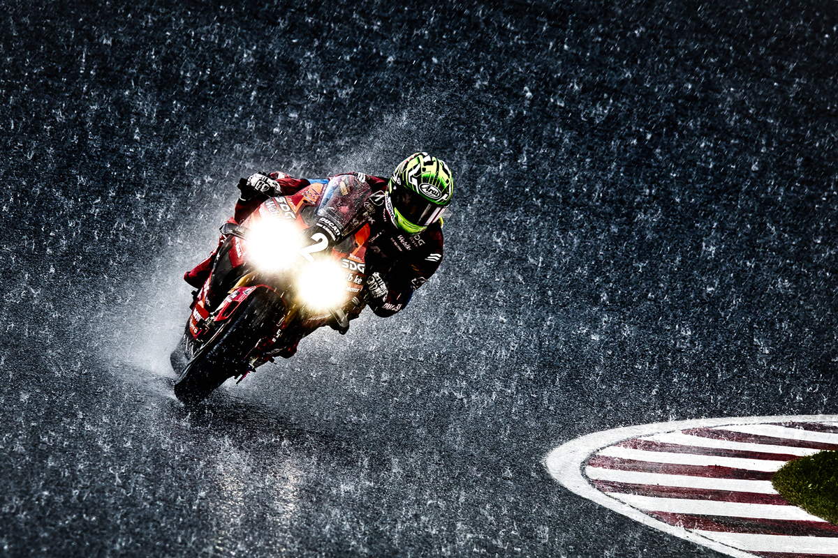 二輪部門グランプリ　岸本裕斗氏 「襲来」