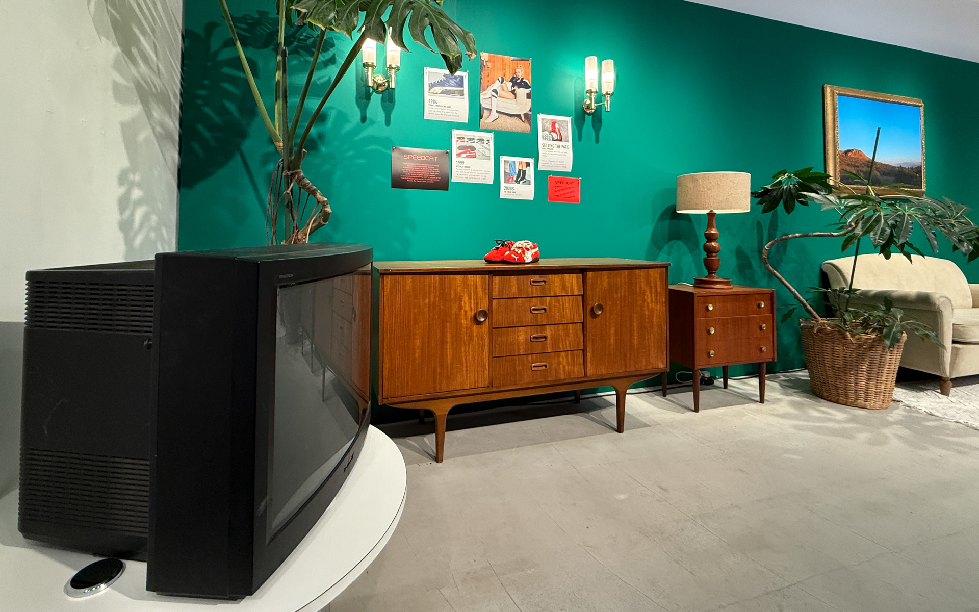 キャンペーンビジュアルを彷彿とさせる空間を用意