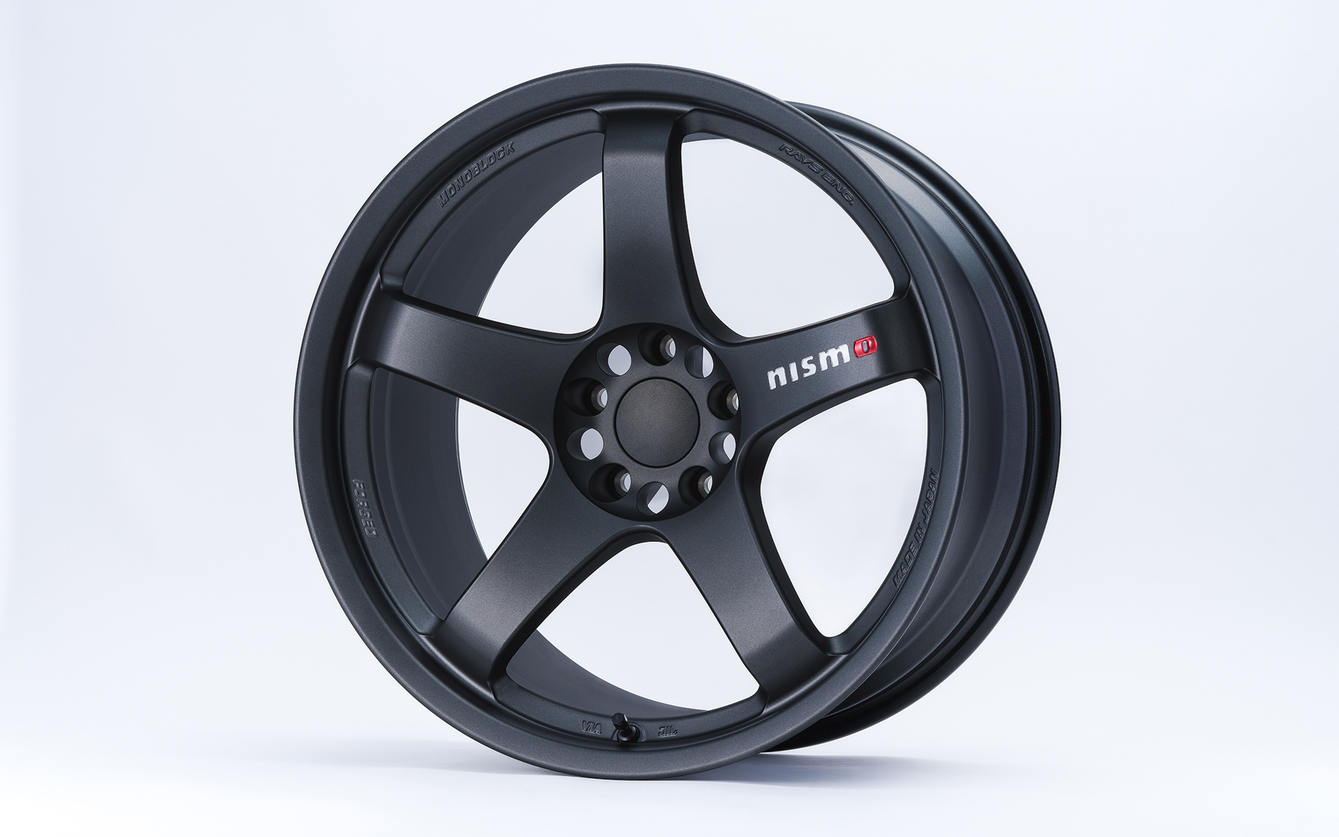 LM GT4 EVO マシニングロゴバージョンの19インチ仕様（色：マットガンブラック）