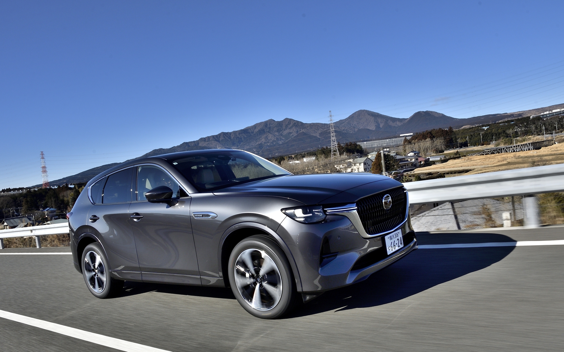 トップグレードのHD-HYBRYDのAWDモデルから走ってみた