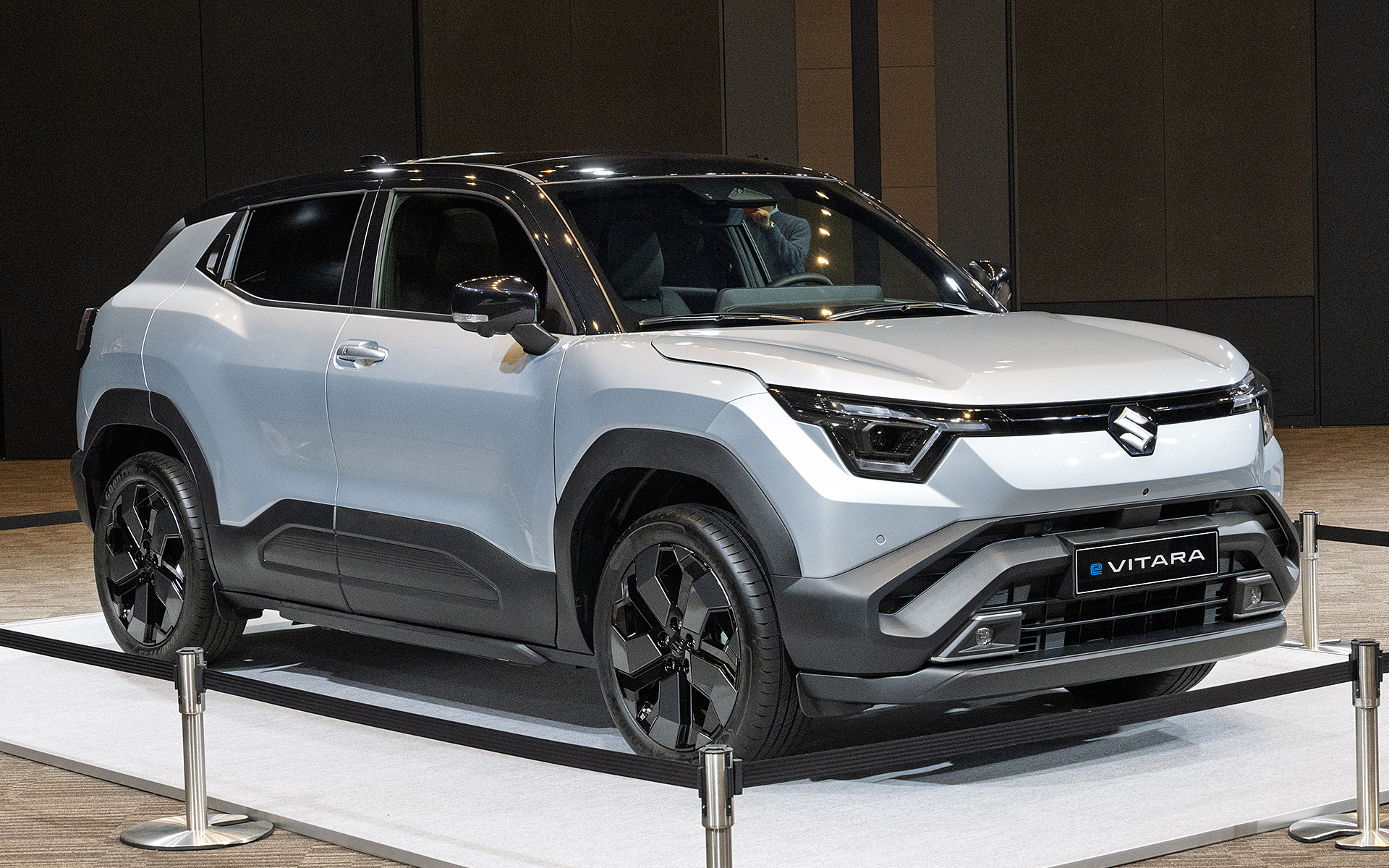 最新BEVの「e VITARA（イービターラ）」