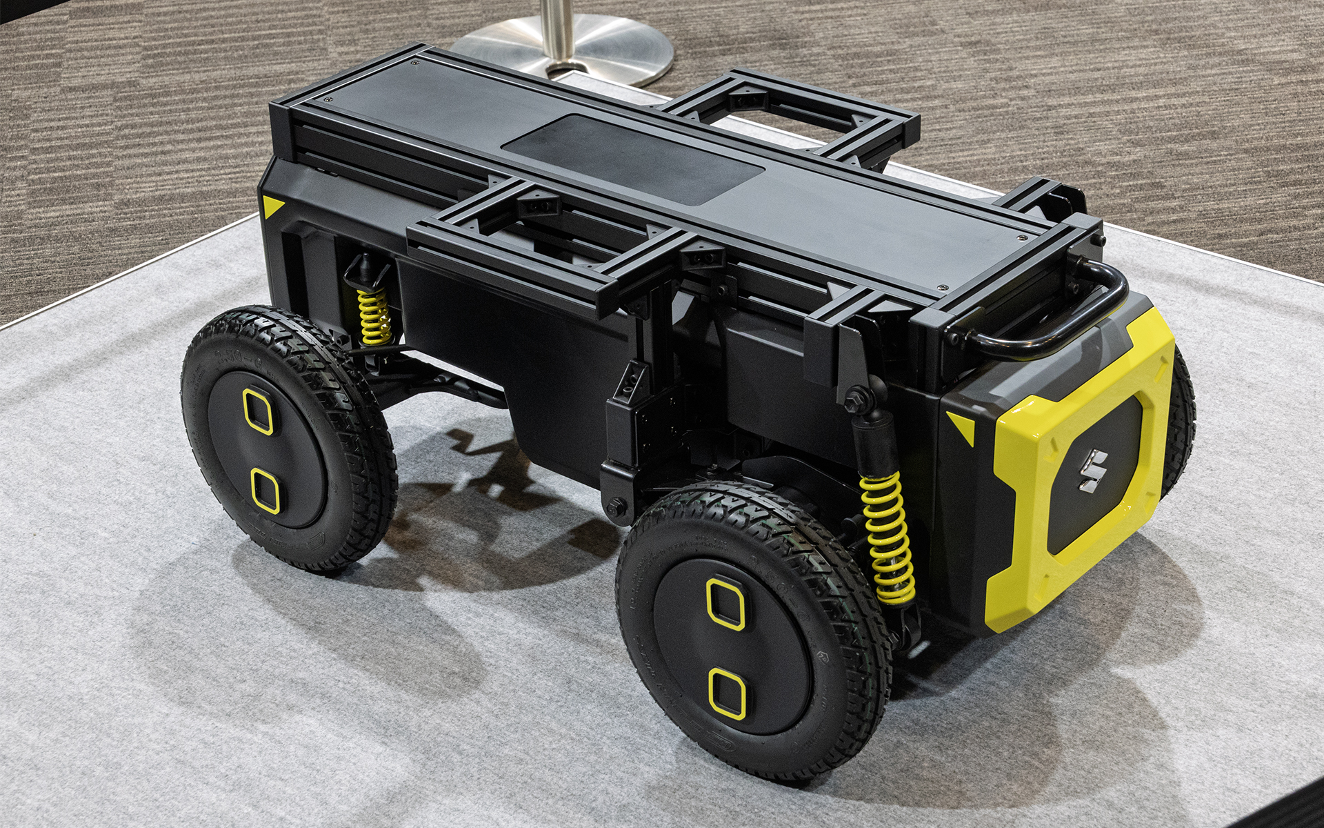 ソラコムと開発を進める電動モビリティベースユニット