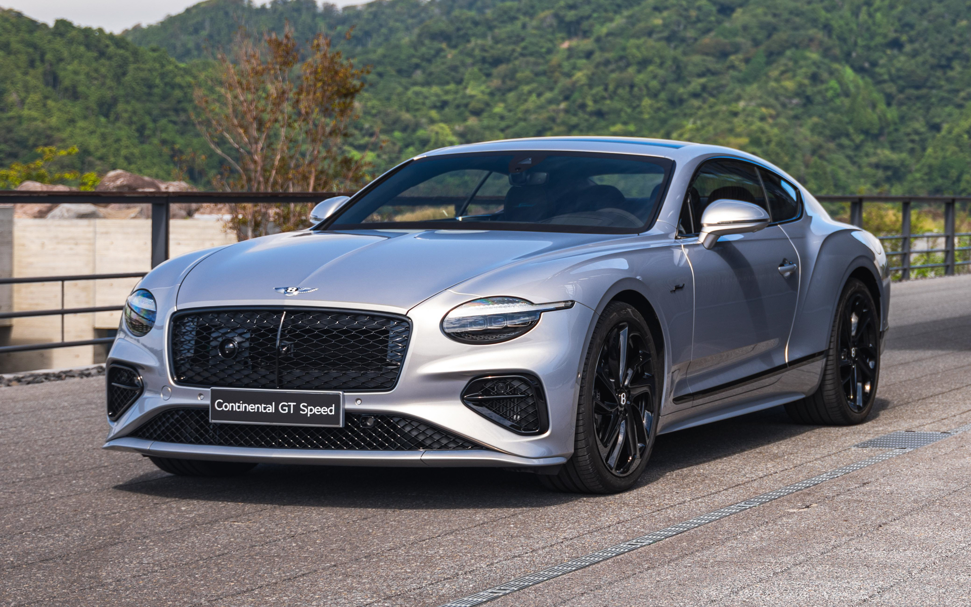 ベントレーの新型「コンチネンタルGTスピード」。価格は3930万3000円