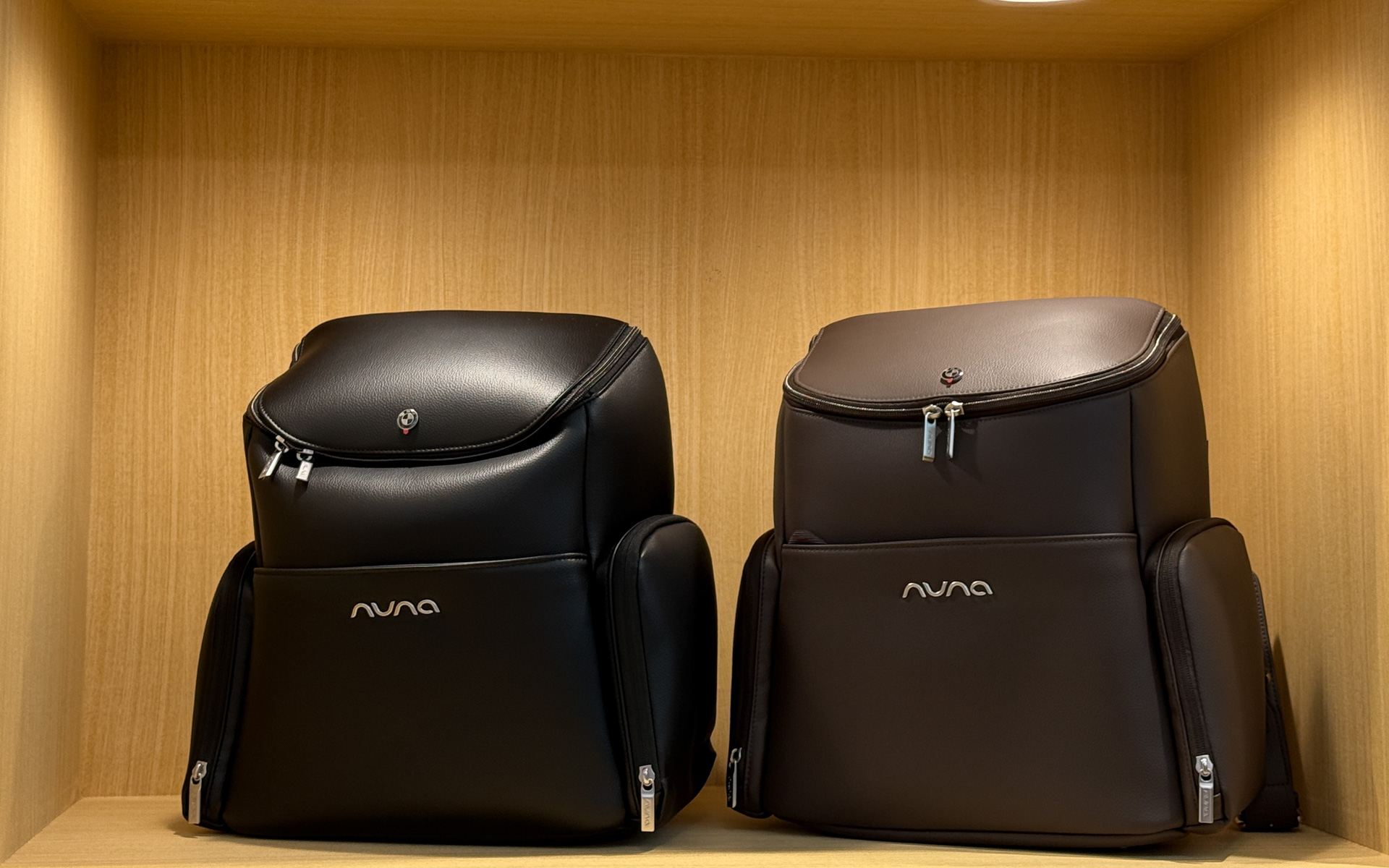 「Nuna × BMWコレクション」では、そのほかにもアクセサリーとして「Essential Bag bmw collection」（3万3000円）をラインアップしている