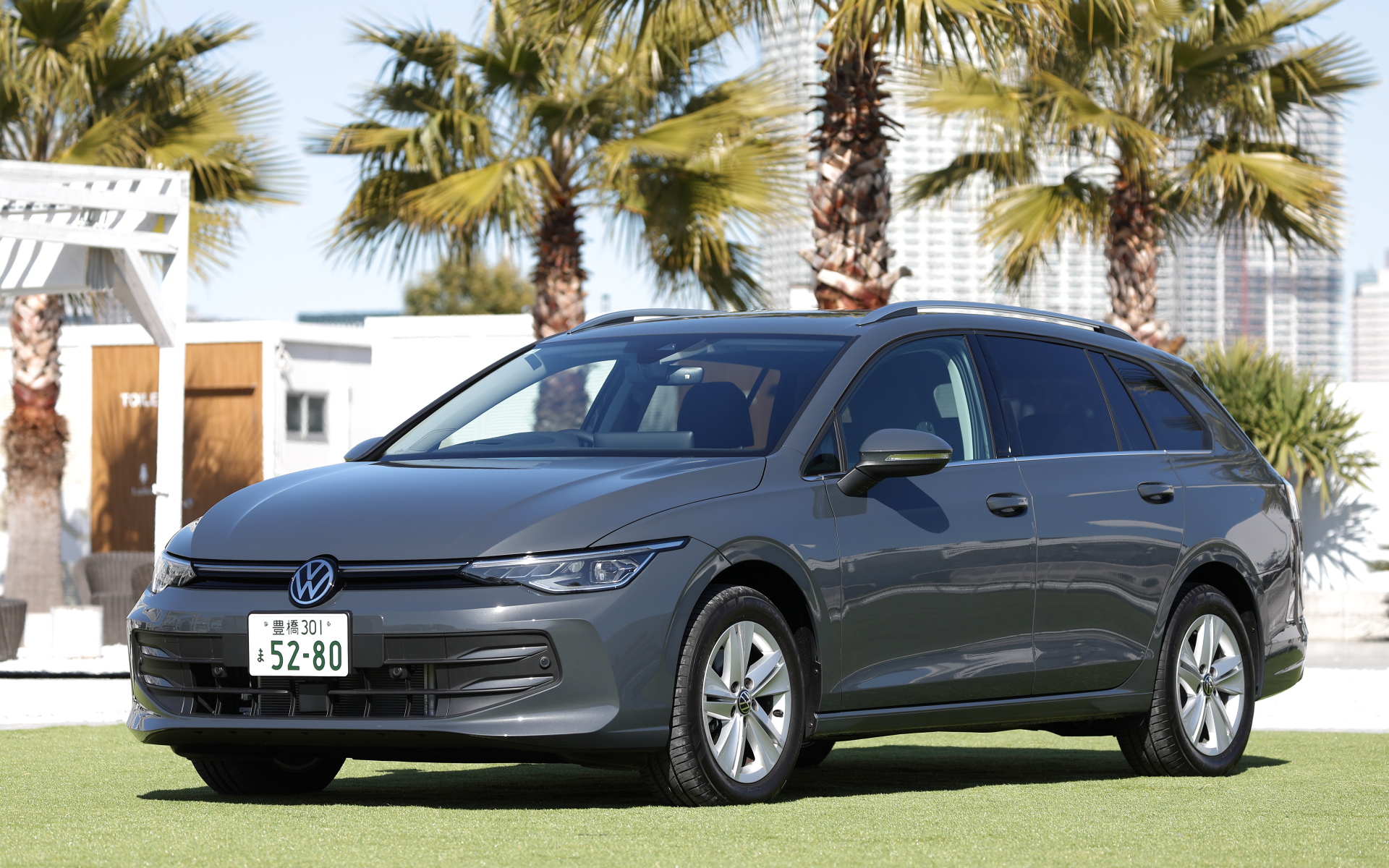 今回試乗したのは2024年9月に受注を開始した新型「ゴルフ」「ゴルフ ヴァリアント」。撮影車両は「ゴルフ ヴァリアント eTSI Active」（393万9000円）で、ボディサイズは4640×1790×1485mm（全長×全幅×全高）、ホイールベースは2670mm