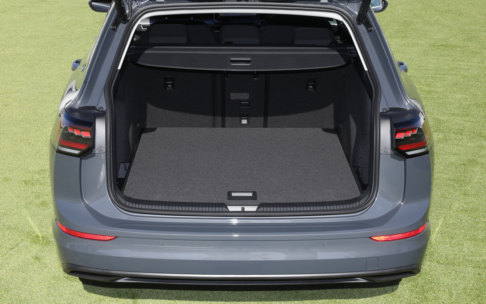 ゴルフ ヴァリアントのラゲッジスペースは611Lから最大で1642Lまで拡大可能