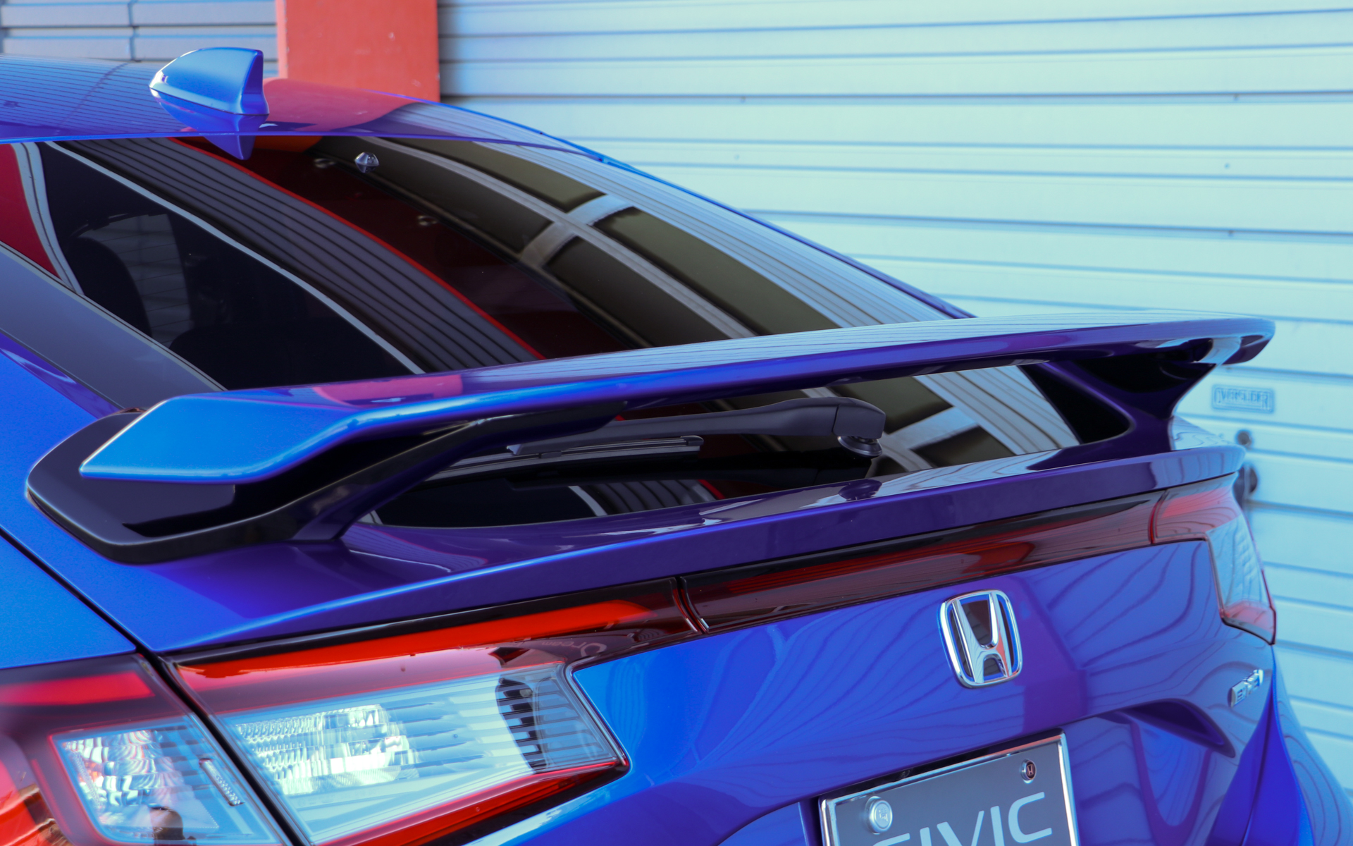 マイチェン前のシビック専用テールゲートスポイラー