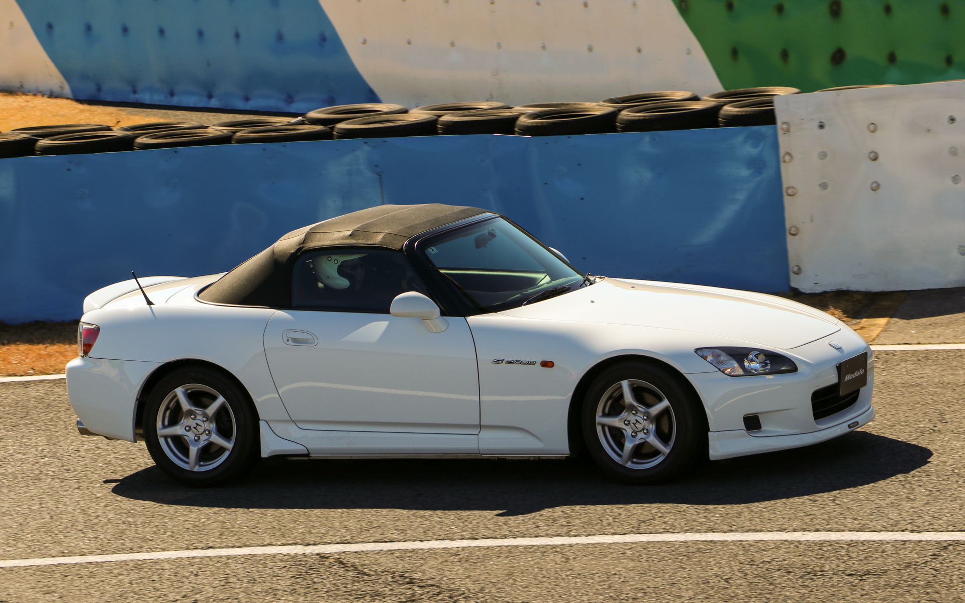 Moduloのエアロパーツを装着した「S2000（AP1）」
