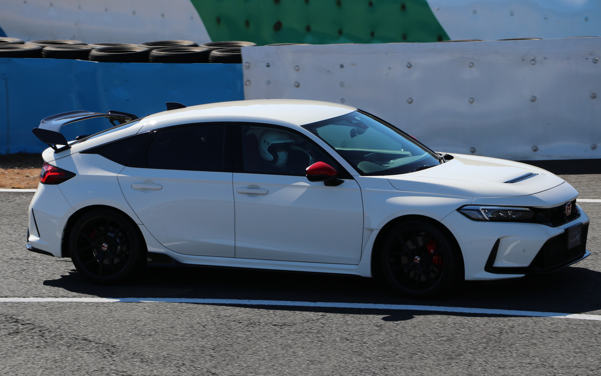 ホンダアクセスのTYPE R用テールゲートスポイラーを装着した「シビックTYPE R（FL5）」